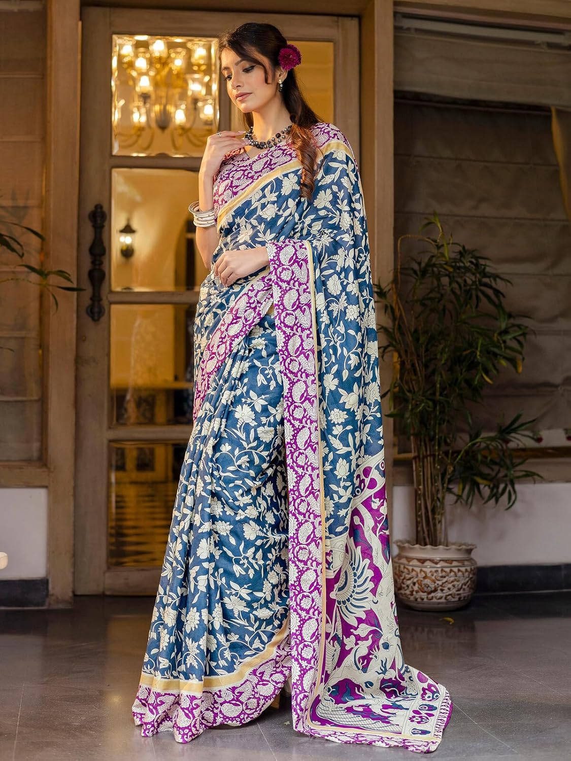 Vasthrlay Red Printed Saree with elegant ethnic styling