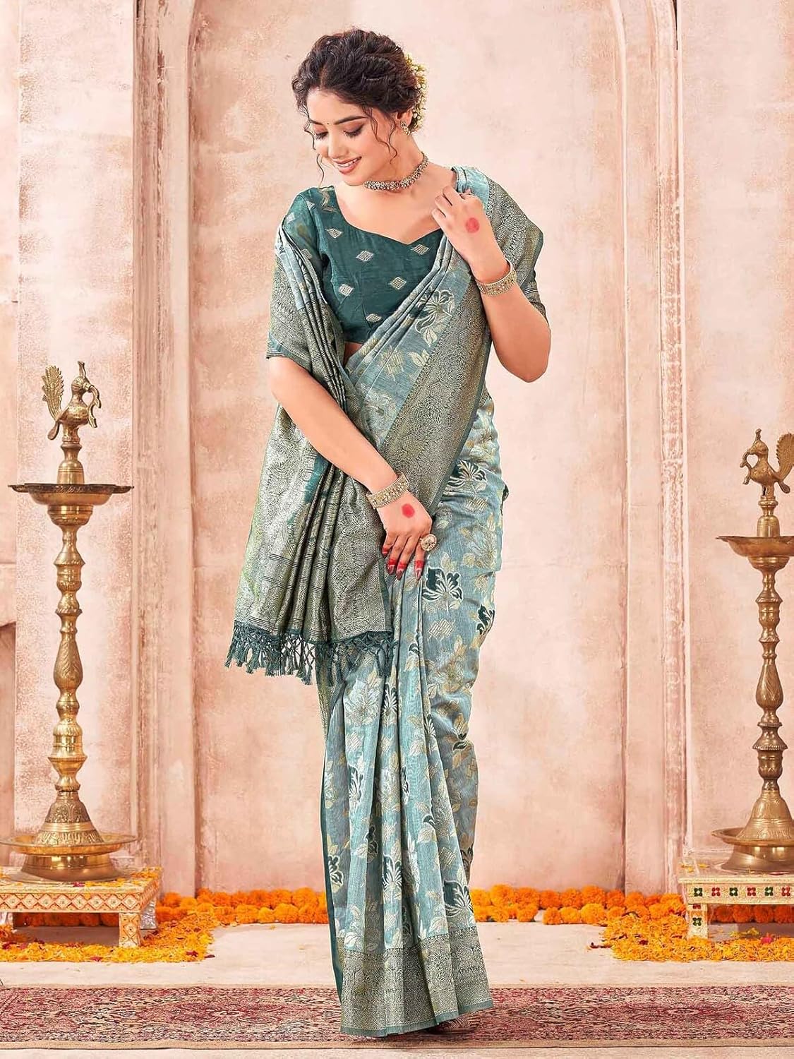 Vasthrlay Ethnic Classic Saree with decorative traditional design