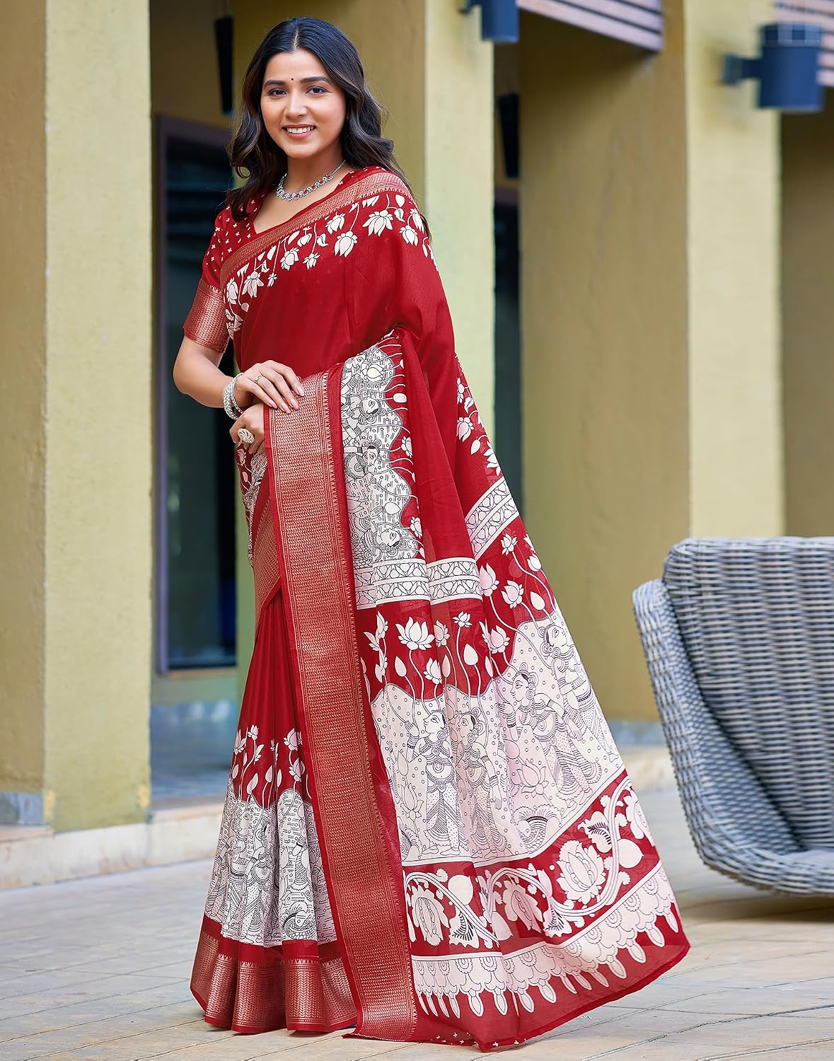 Vasthrlay Red saree with Printed styling and ethnic look