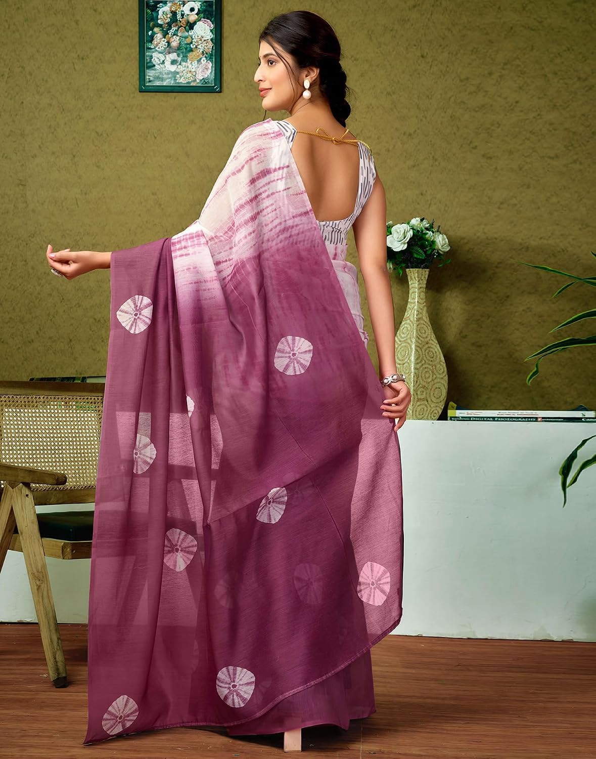 Vasthrlay Blue Printed saree for ceremony and occasion wear