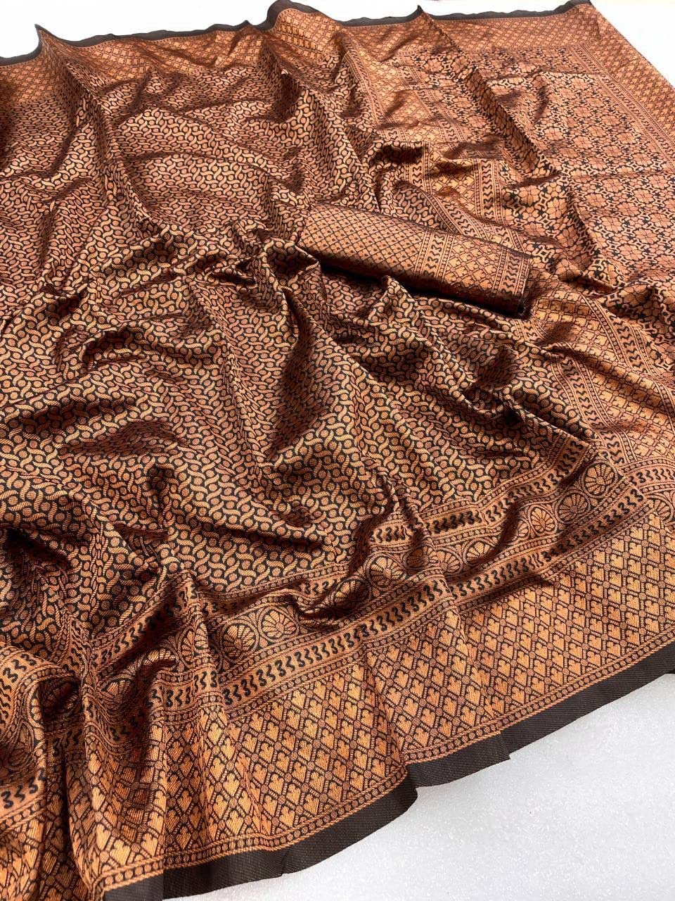 Vasthrlay Traditional Saree in Classic with refined banarasi ethnic appeal