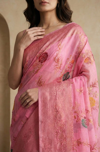 Vasthrlay Floral Saree in Classic with refined jacquard ethnic appeal