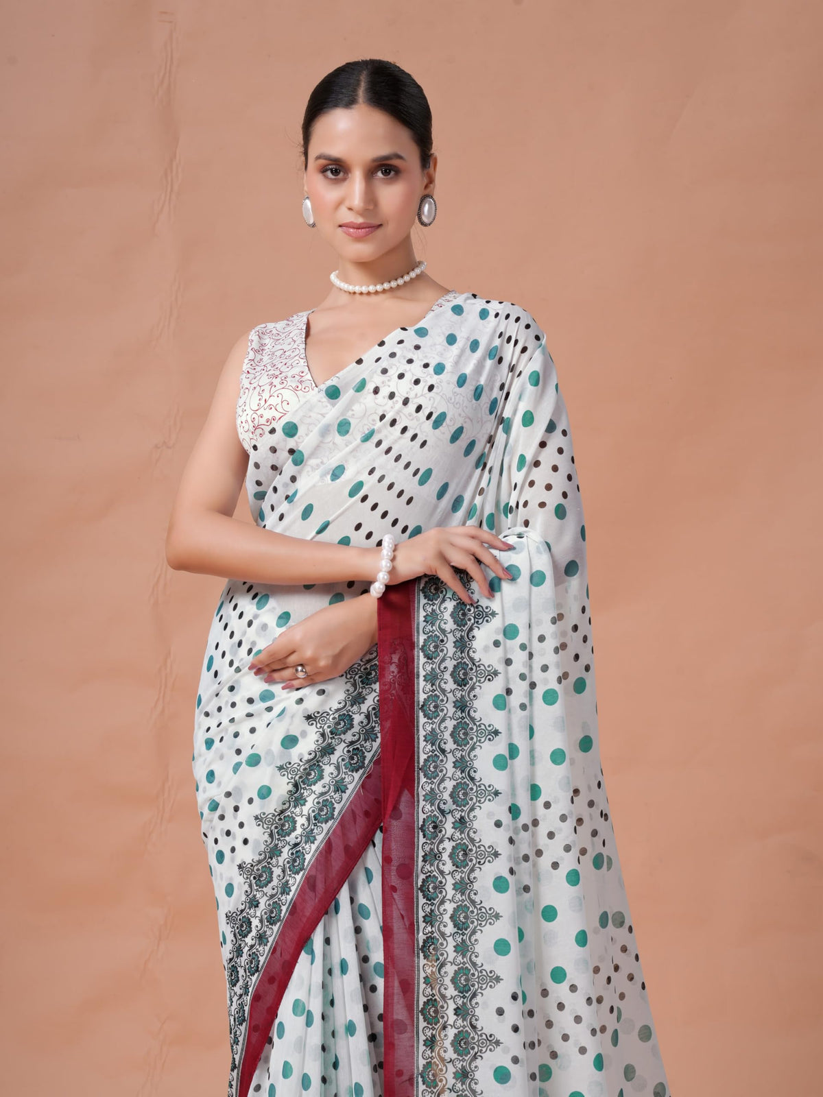 Vasthrlay Red Traditional Saree with elegant ethnic styling