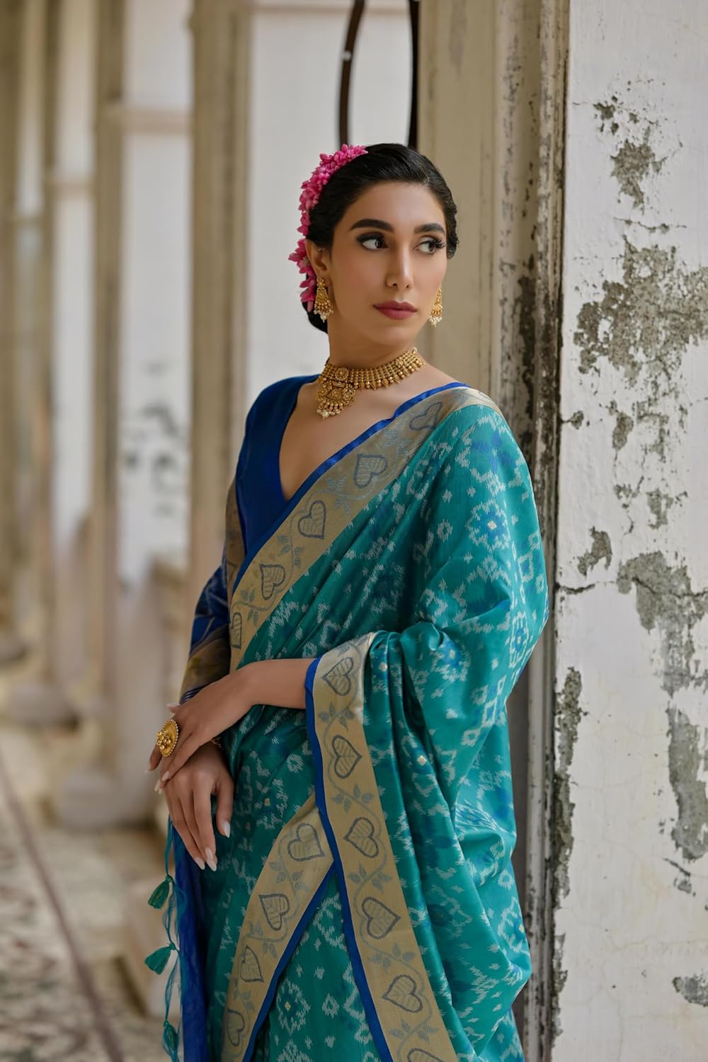 Vasthrlay Classic Traditional Saree for wedding and party wear styling