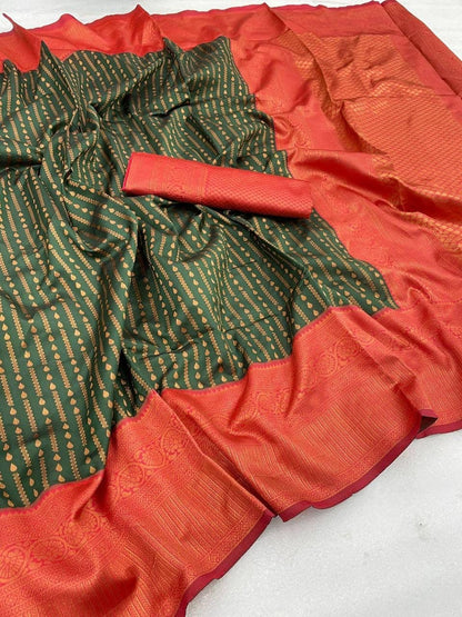 Vasthrlay Traditional Saree in Classic with refined kanjivaram ethnic appeal