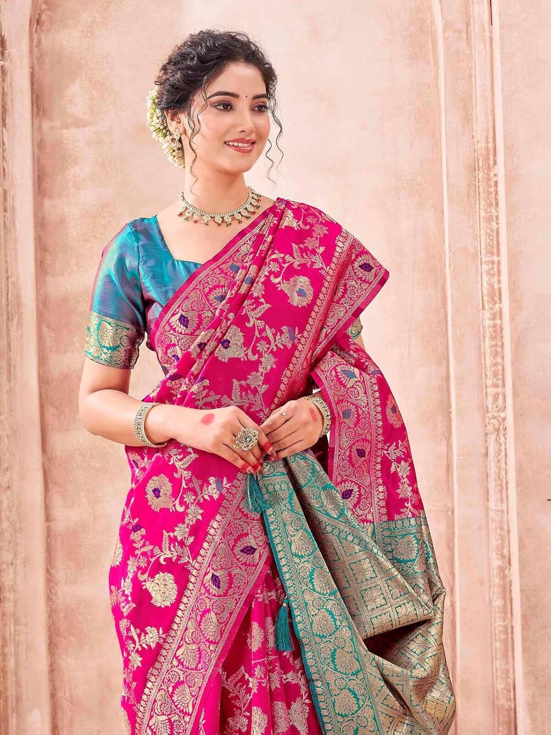 Vasthrlay Traditional Saree in Classic with refined ethnic appeal