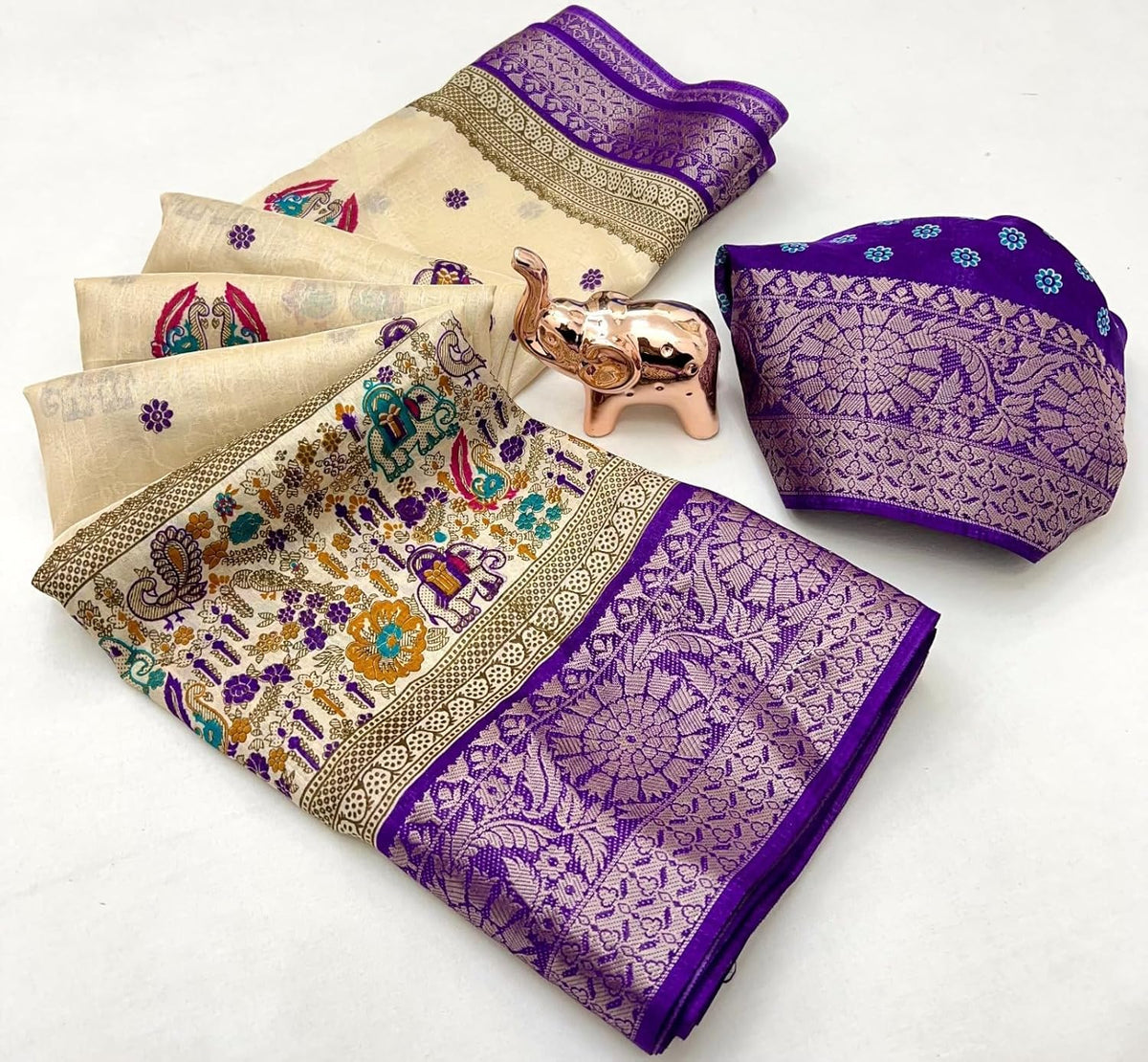 Vasthrlay Ethnic Classic Saree with decorative Traditional design