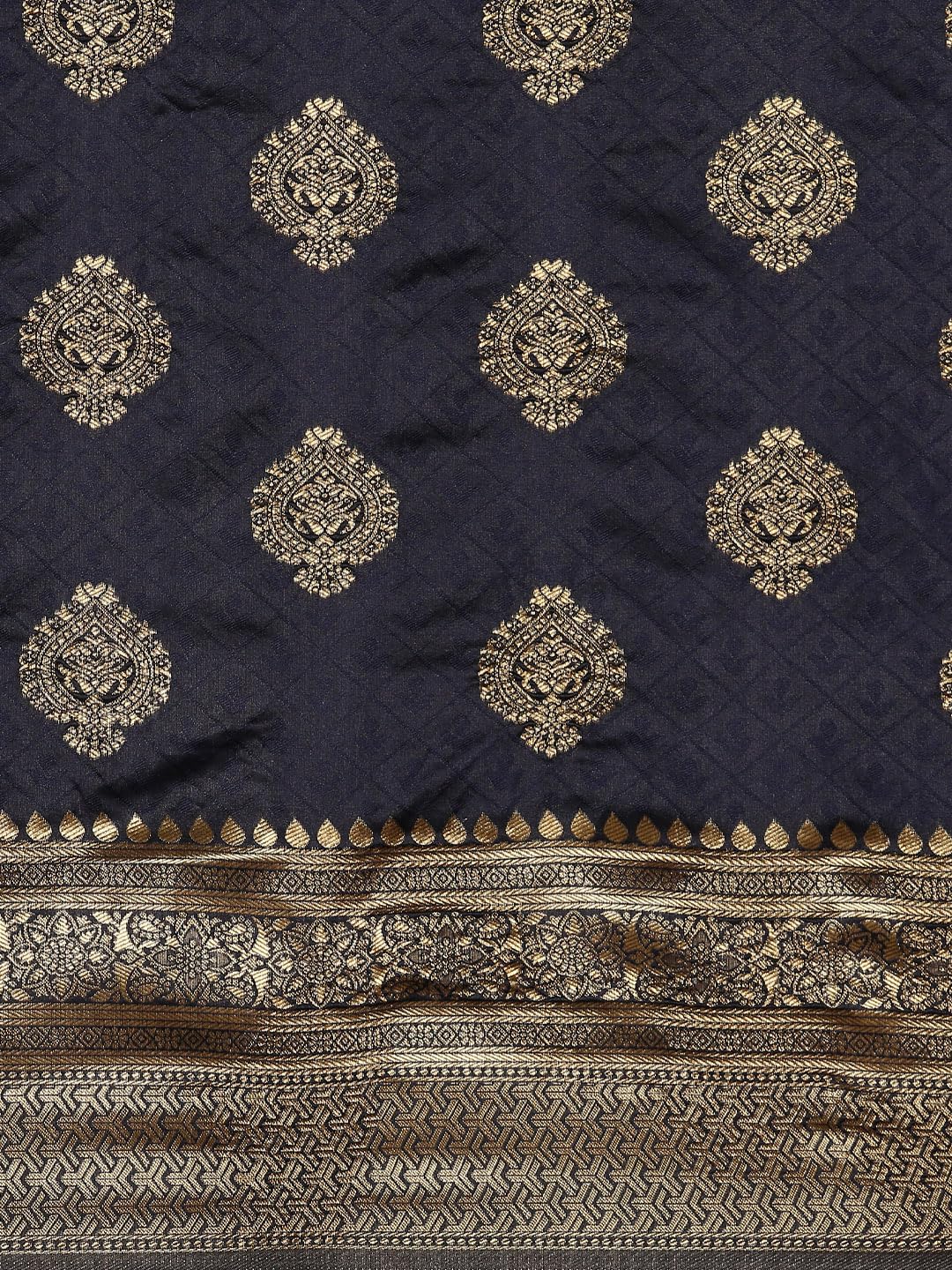 Vasthrlay Traditional Saree in Classic with refined ethnic appeal