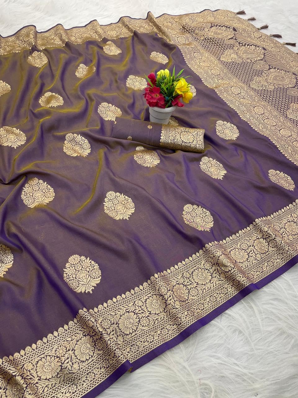 Vasthrlay Classic Traditional Saree with elegant Banarasi styling