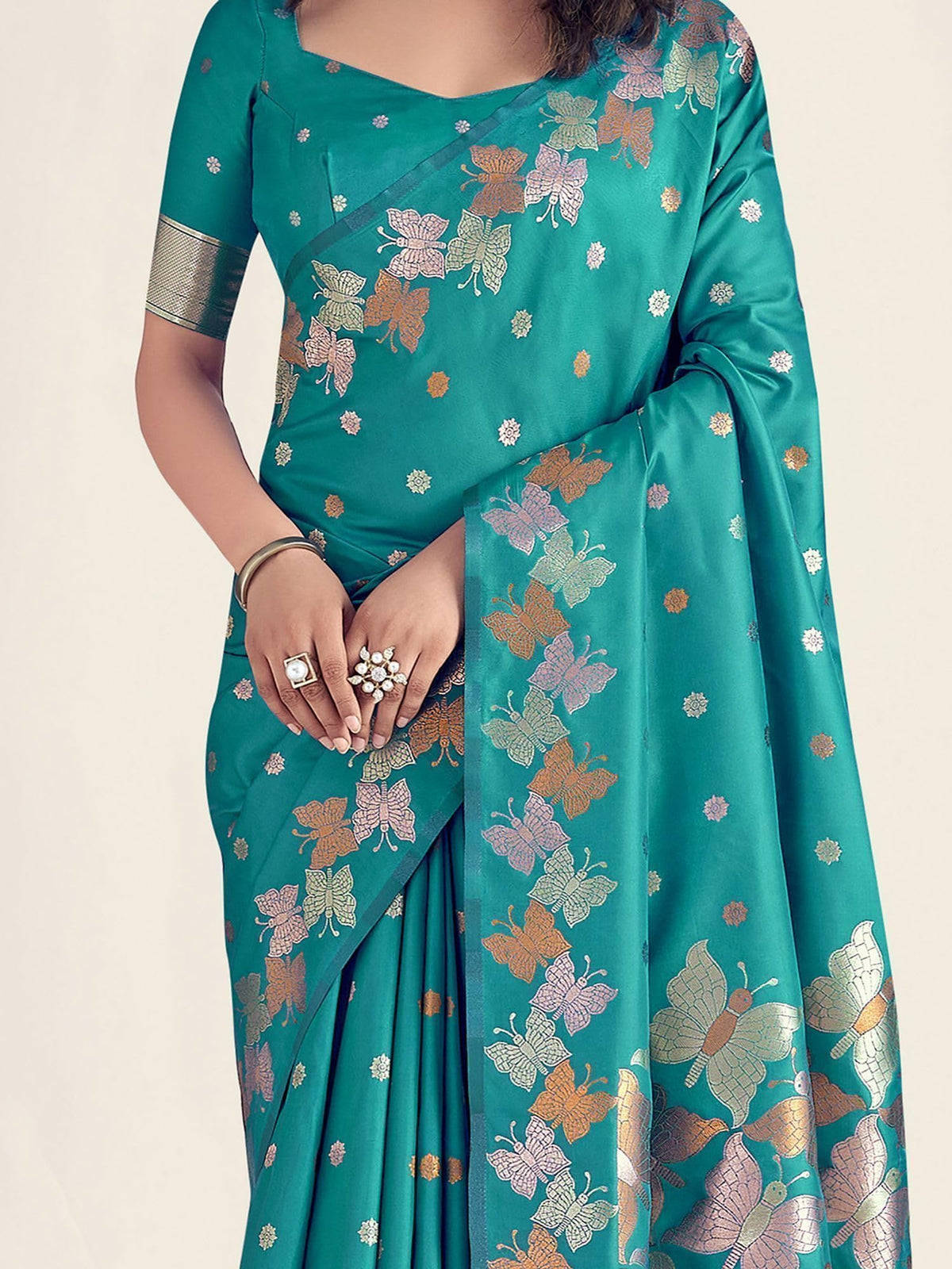 Vasthrlay Classic Traditional Saree with elegant banarasi styling