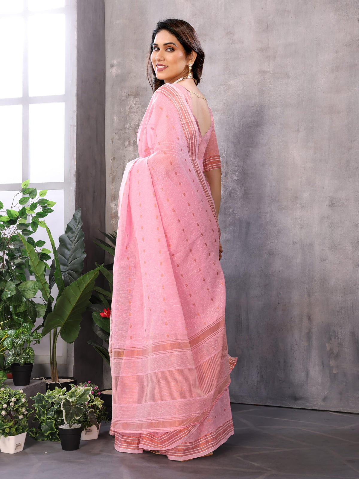 Vasthrlay Ethnic Classic Saree with decorative border design