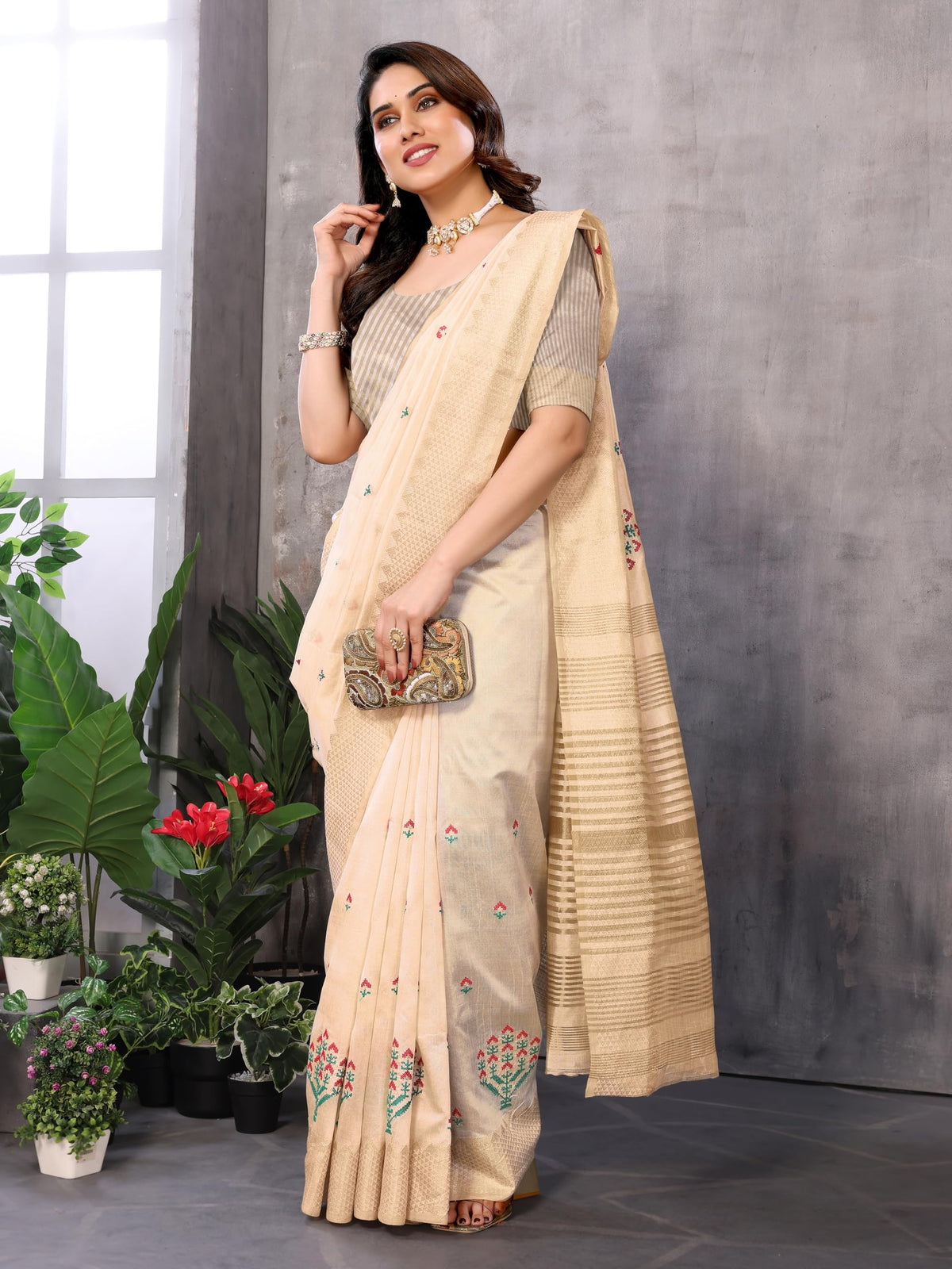 Vasthrlay Ethnic Classic Saree with decorative embroidery design