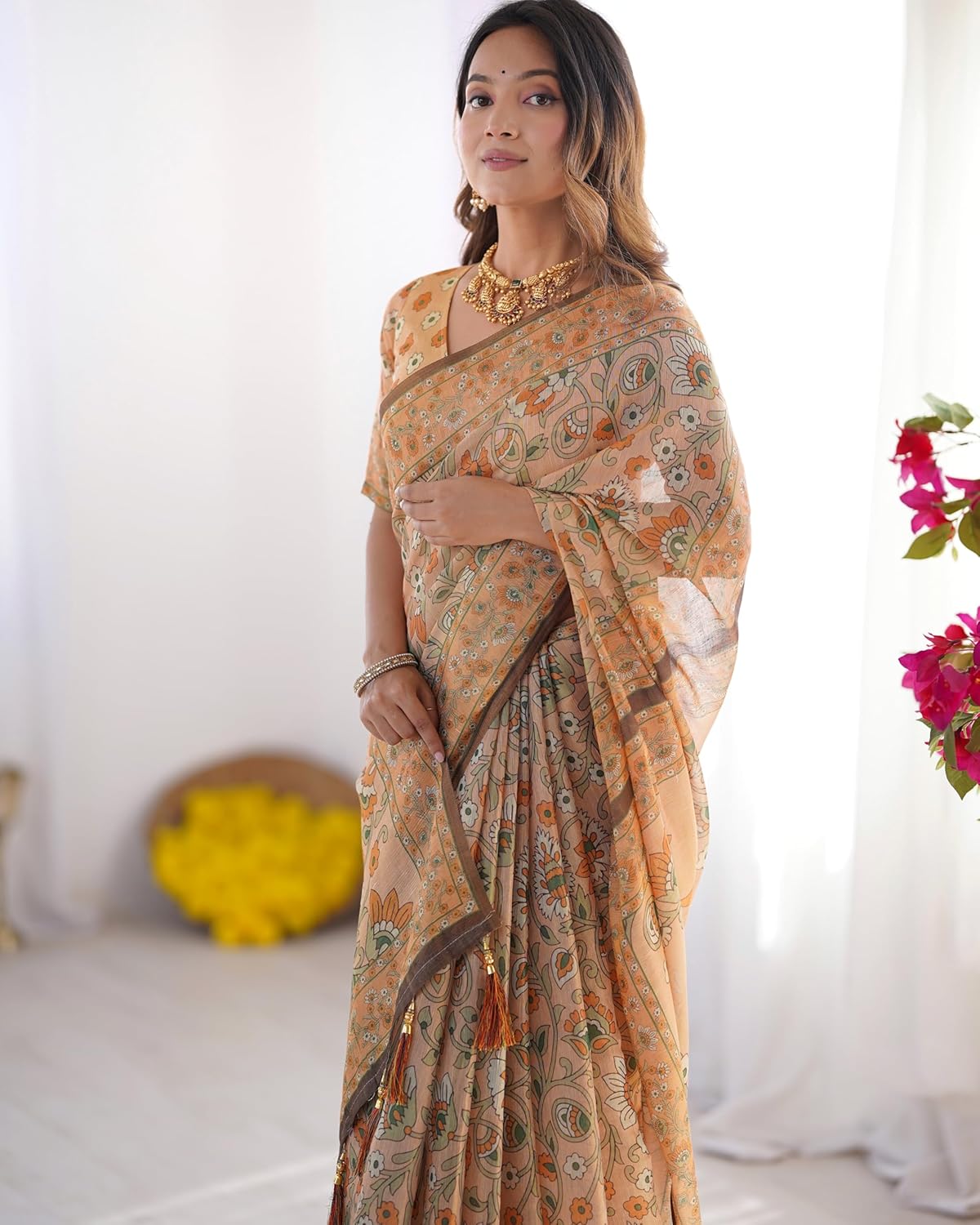 Vasthrlay Handloom Green Saree with decorative traditional design