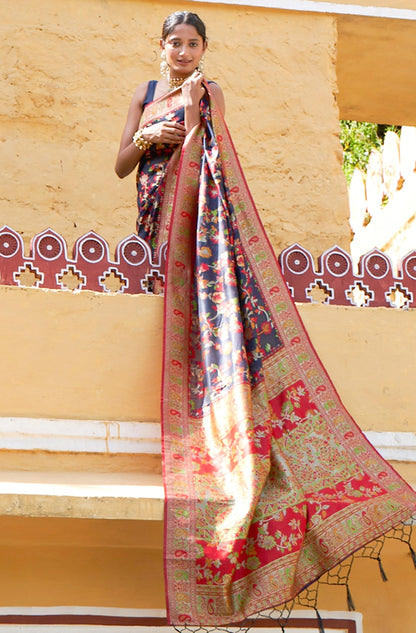 Vasthrlay Traditional Saree in Classic with refined ethnic ethnic appeal