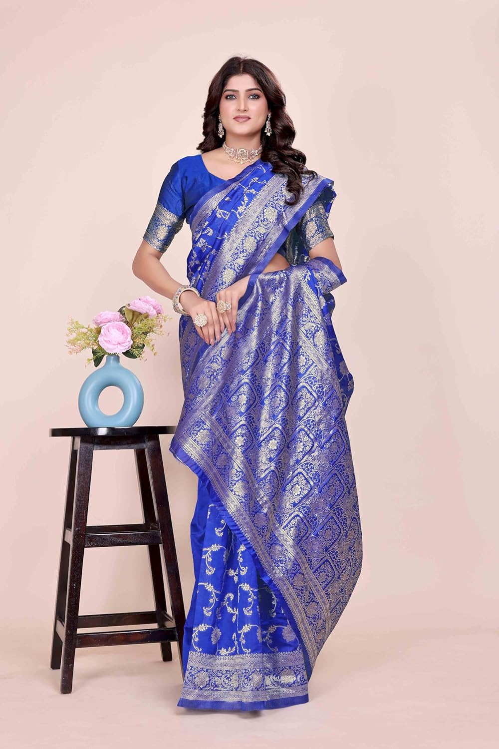 VasthrlayWedding Saree in Classic with elegant ethnic ethnic appeal