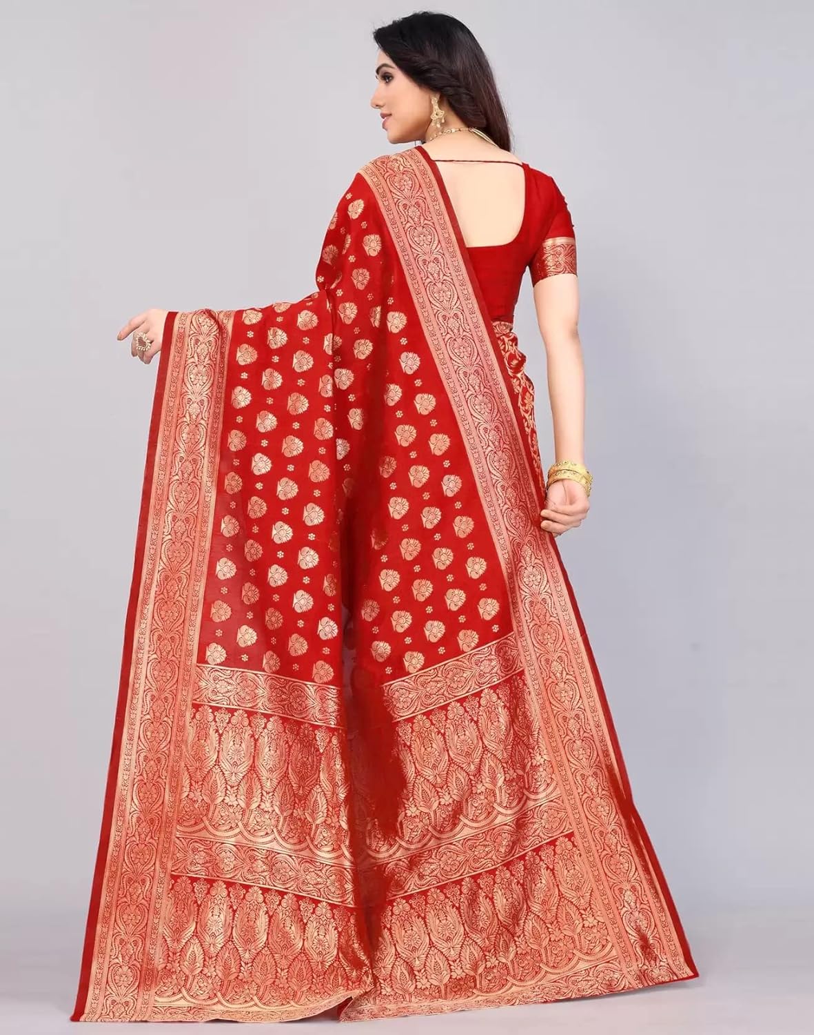 Vasthrlay Classic Saree with elegant ethnic styling