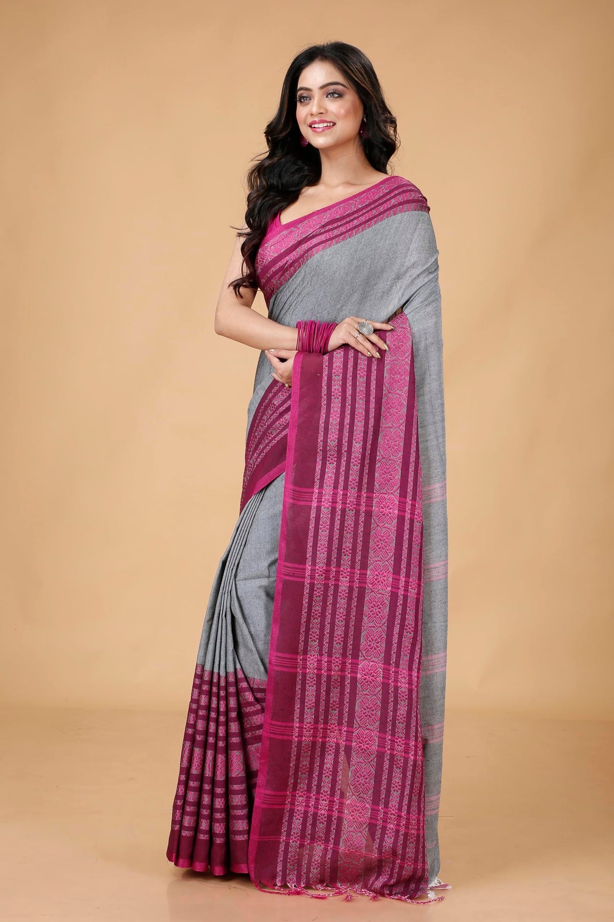 Vasthrlay Classic Traditional Saree with elegant Ethnic styling