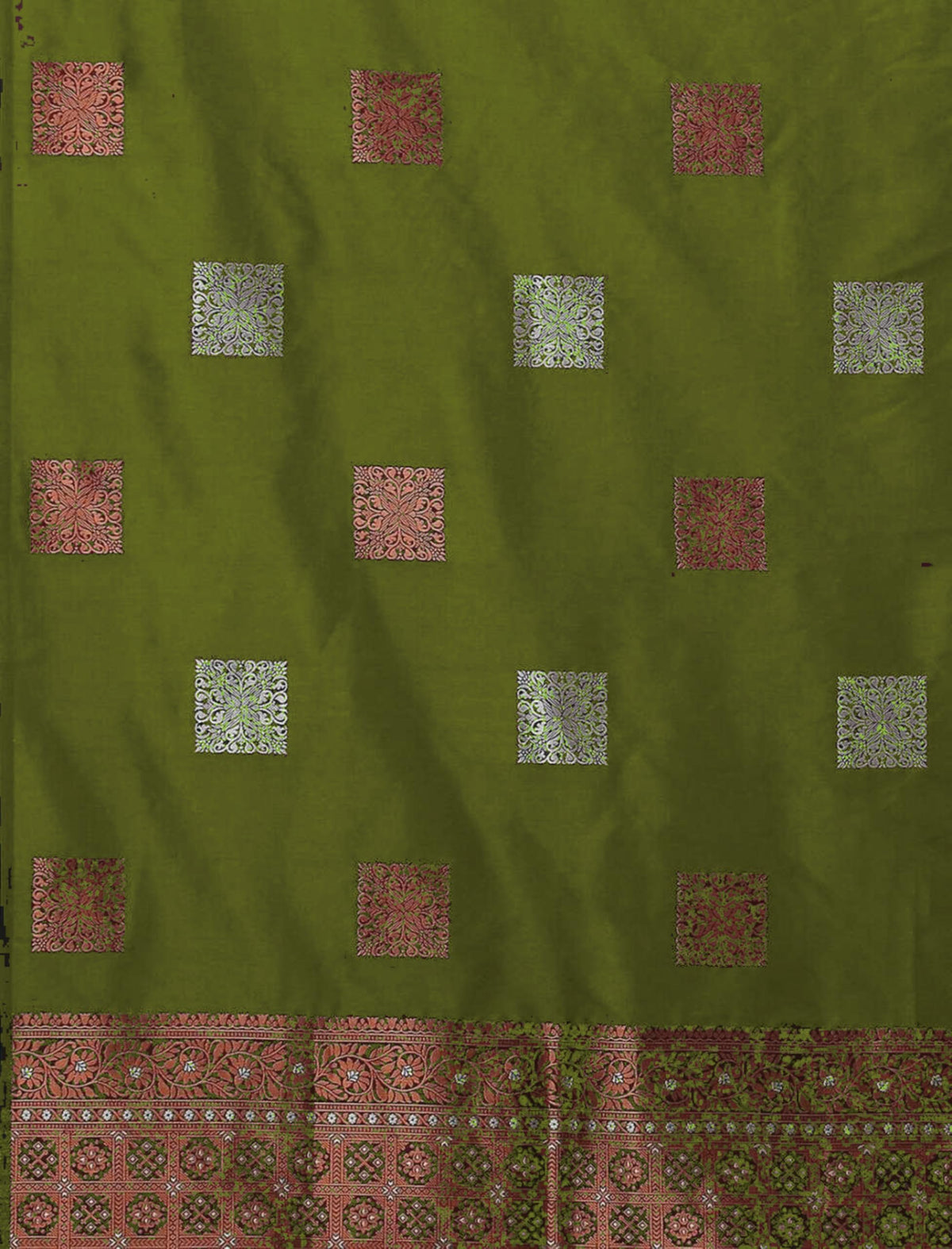 Vasthrlay Traditional Saree in Classic with refined banarasi ethnic appeal