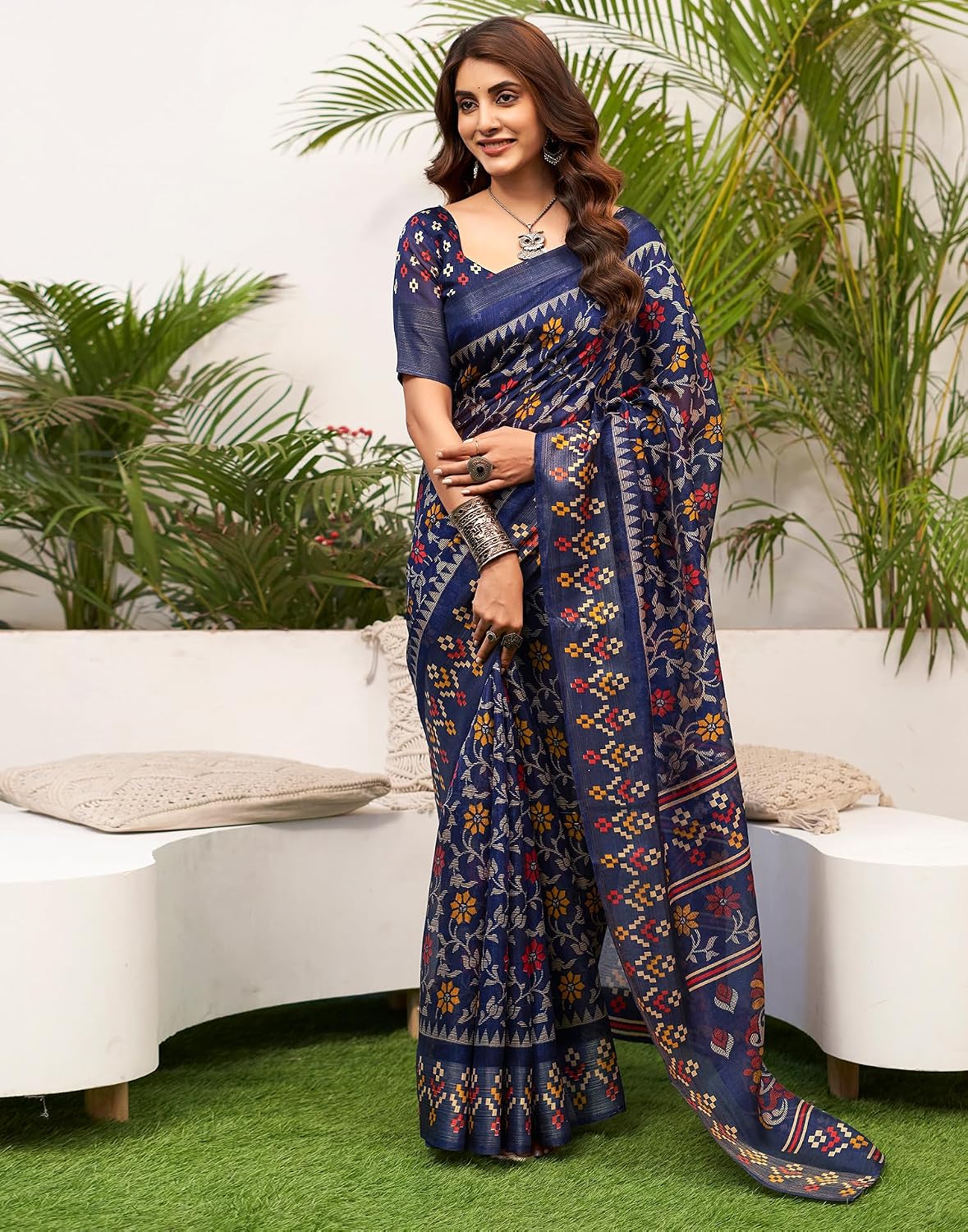 Vasthrlay ethnic saree in Green colour for festive occasions