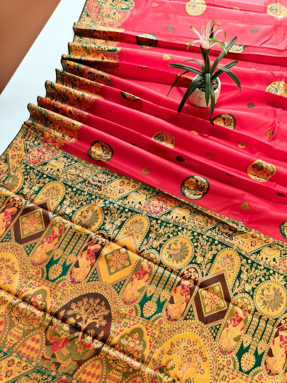 Vasthrlay Classic Traditional Saree with elegant Banarasi styling