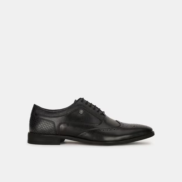 Bata Black Textured Oxford Style Formal Shoes For Men