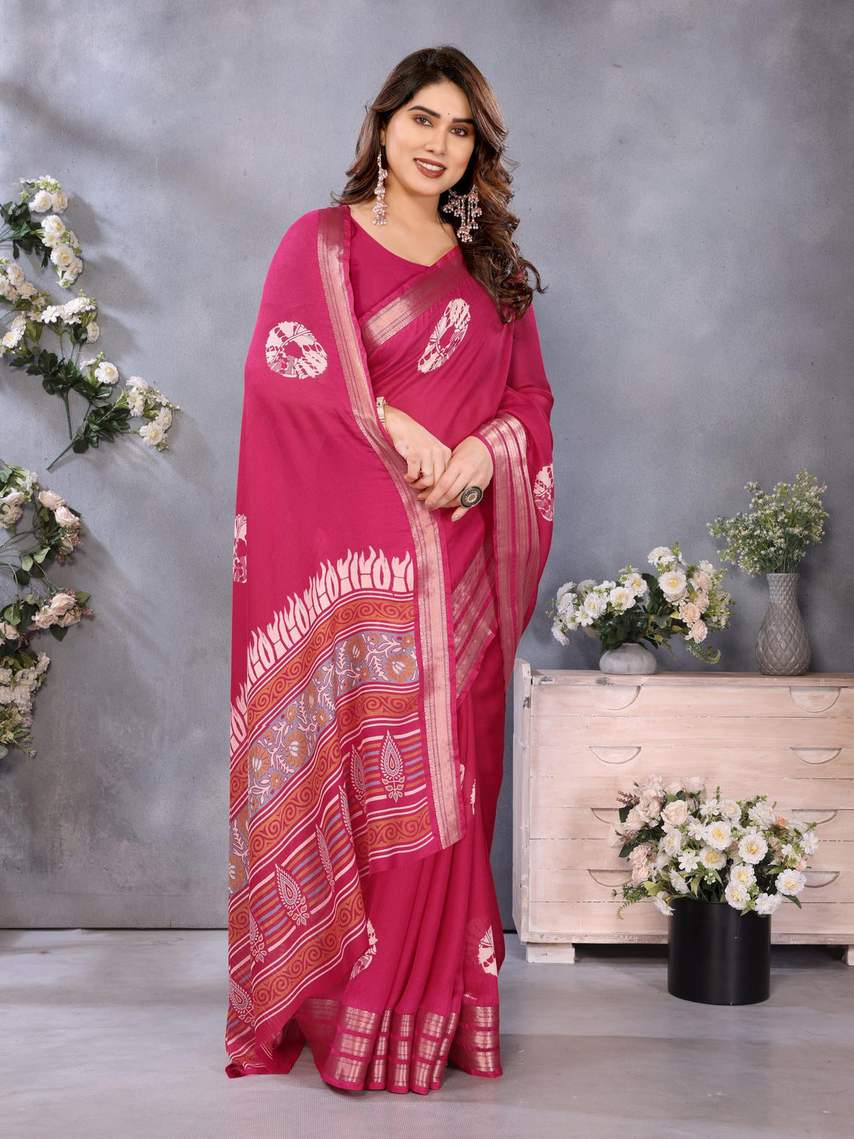 Vasthrlay Traditional Saree in Black with refined ethnic ethnic appeal