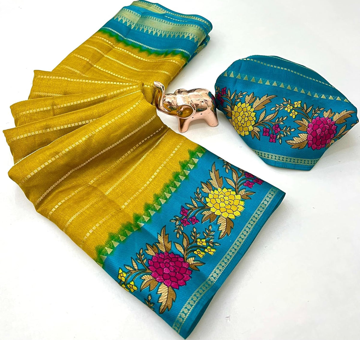 Vasthrlay Ethnic Classic Saree with decorative Traditional design