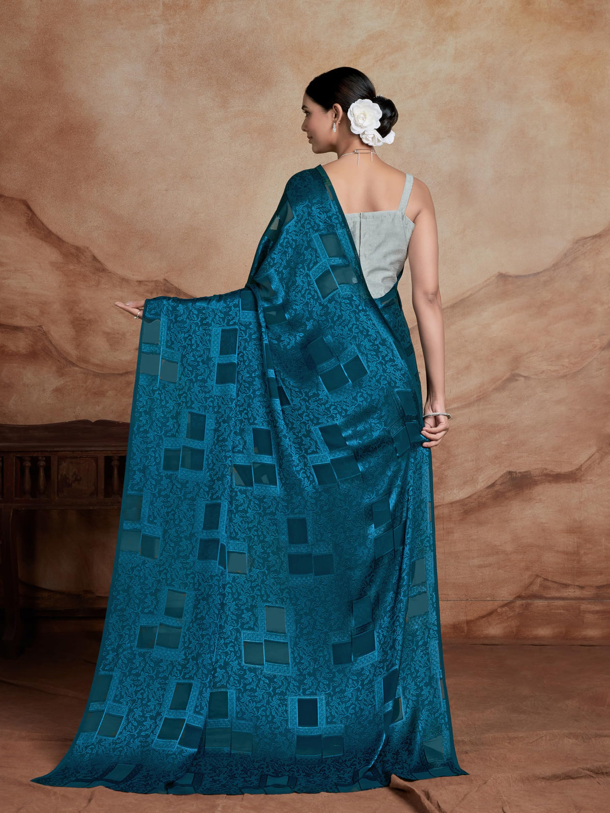 Vasthrlay Georgette Classic Saree with decorative traditional design
