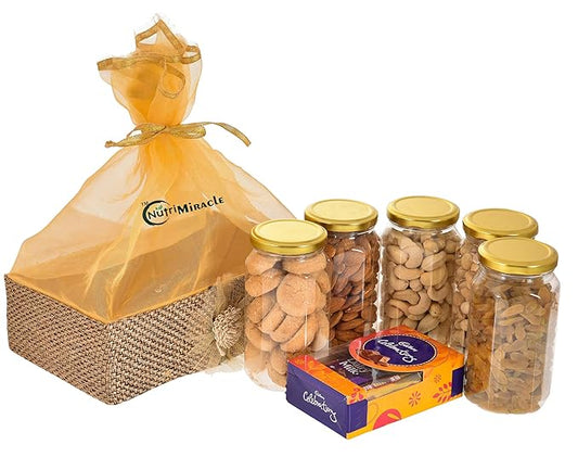 Nutri Miracle Christmas Dry Fruit And Nuts Gift Hamper - PUSHMYCART