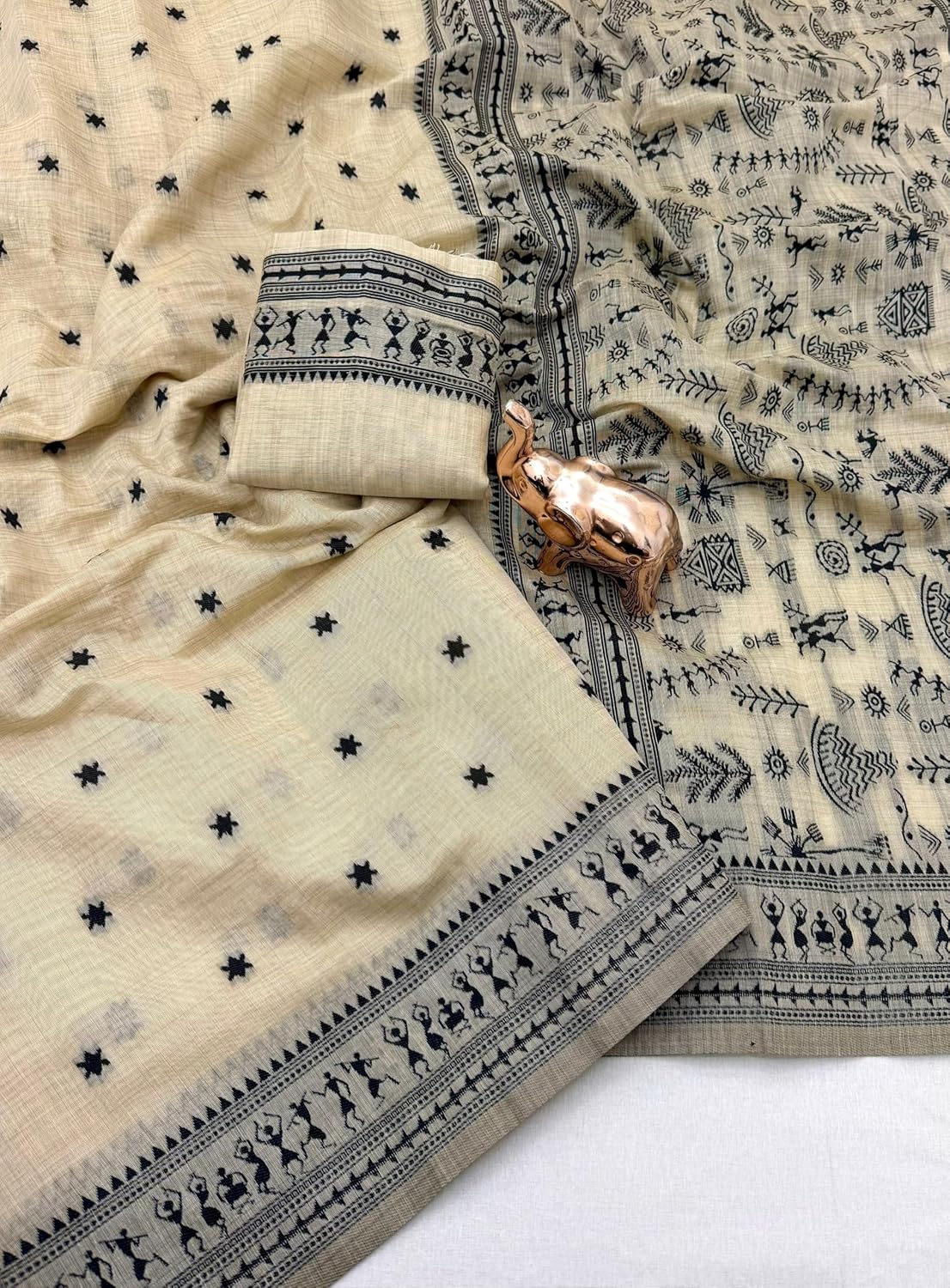 Vasthrlay Classic Traditional Saree for wedding and party wear styling