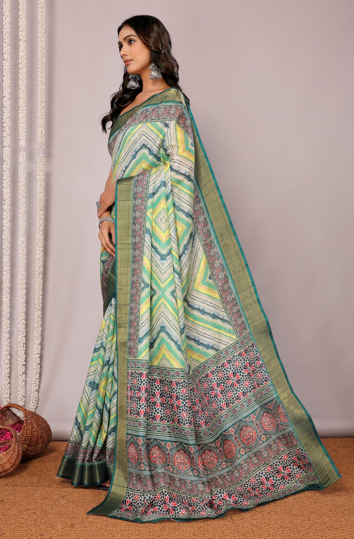 Vasthrlay Ethnic Classic Saree with decorative printed design