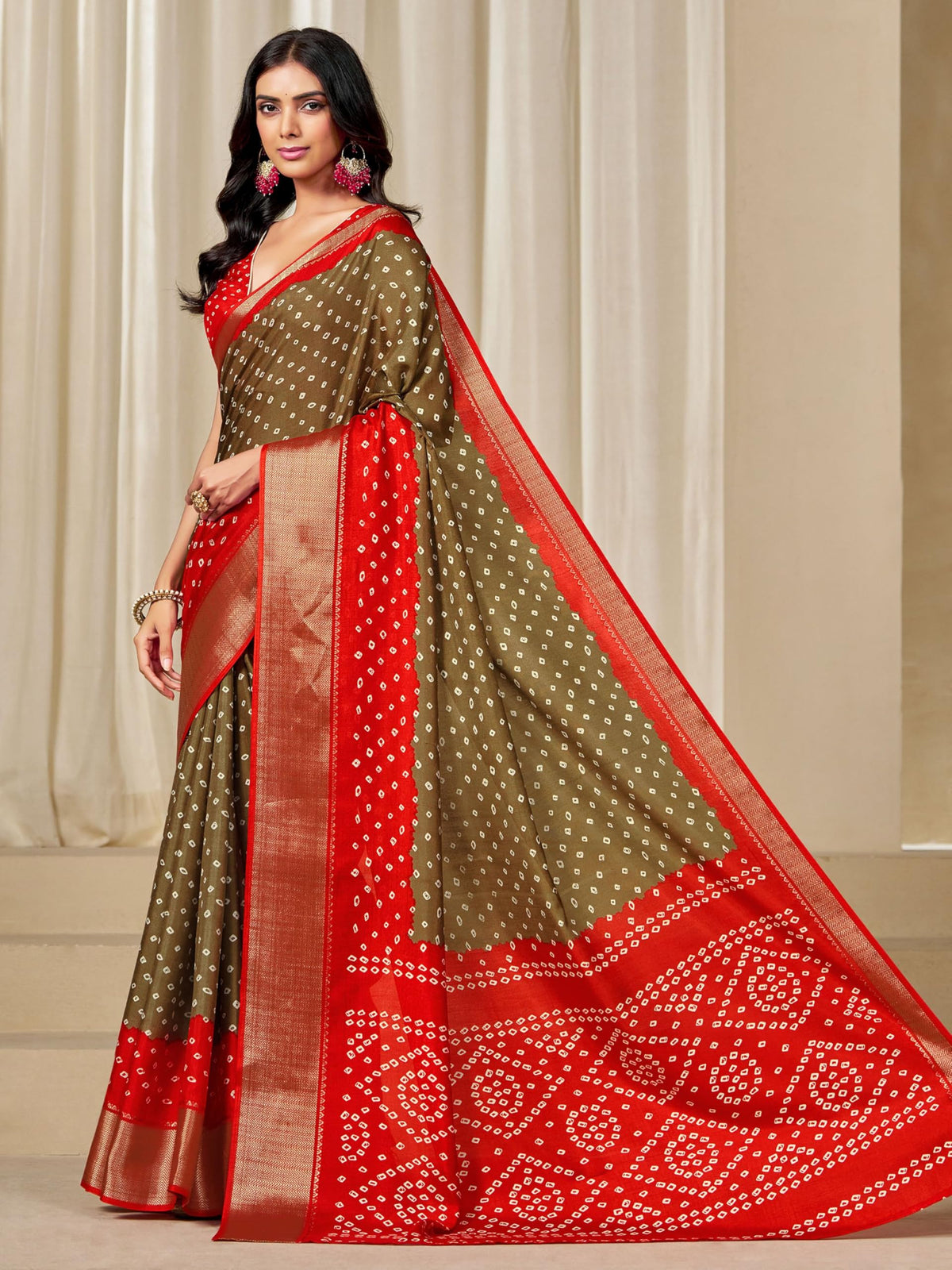 Vasthrlay Bandhani Classic Saree with decorative border design