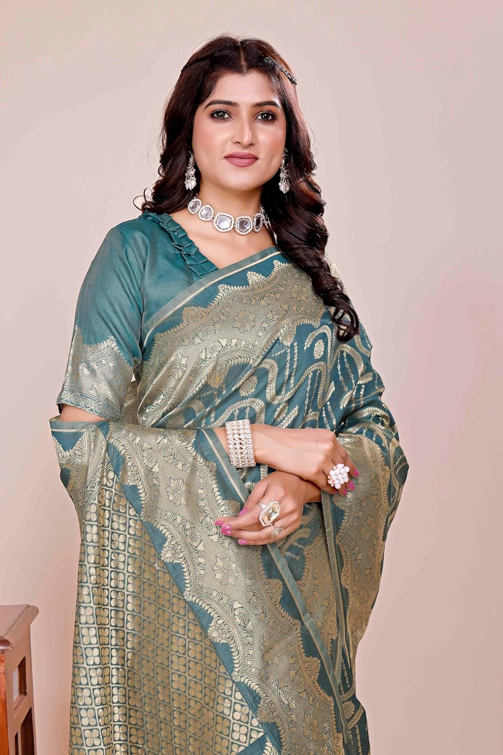 VasthrlayWedding Saree in Classic with elegant ethnic ethnic appeal