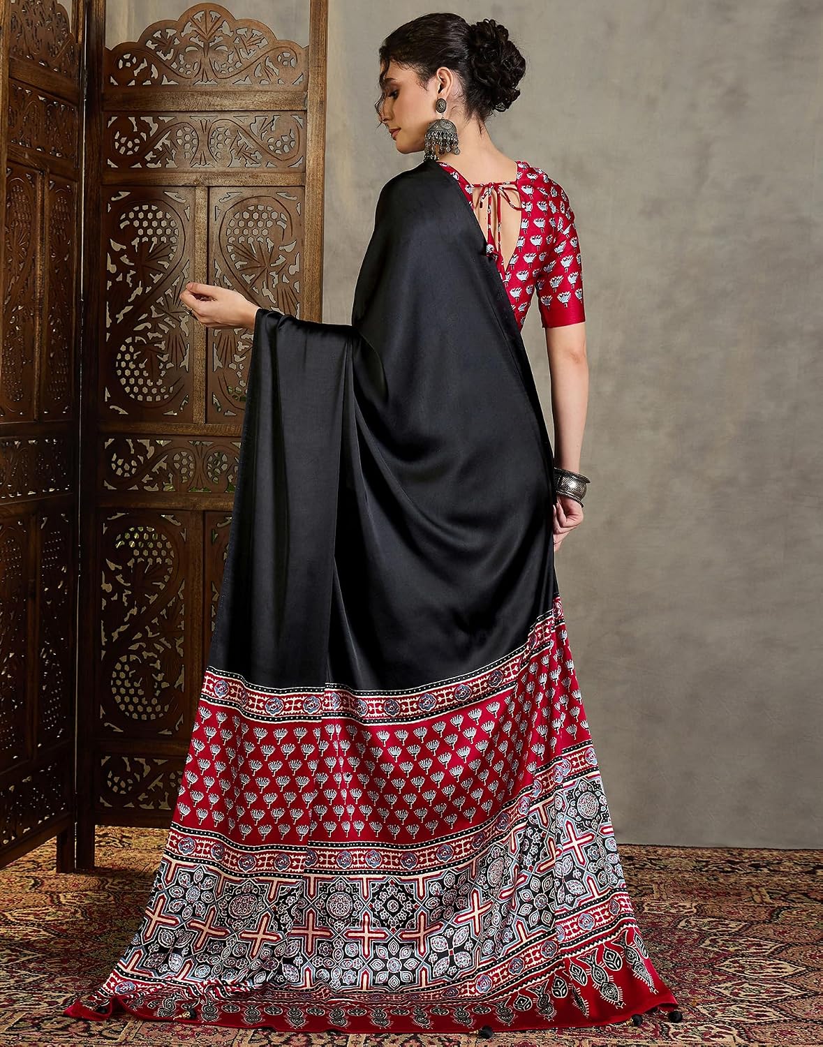 Vasthrlay Maroon Printed saree for ceremony and occasion wear