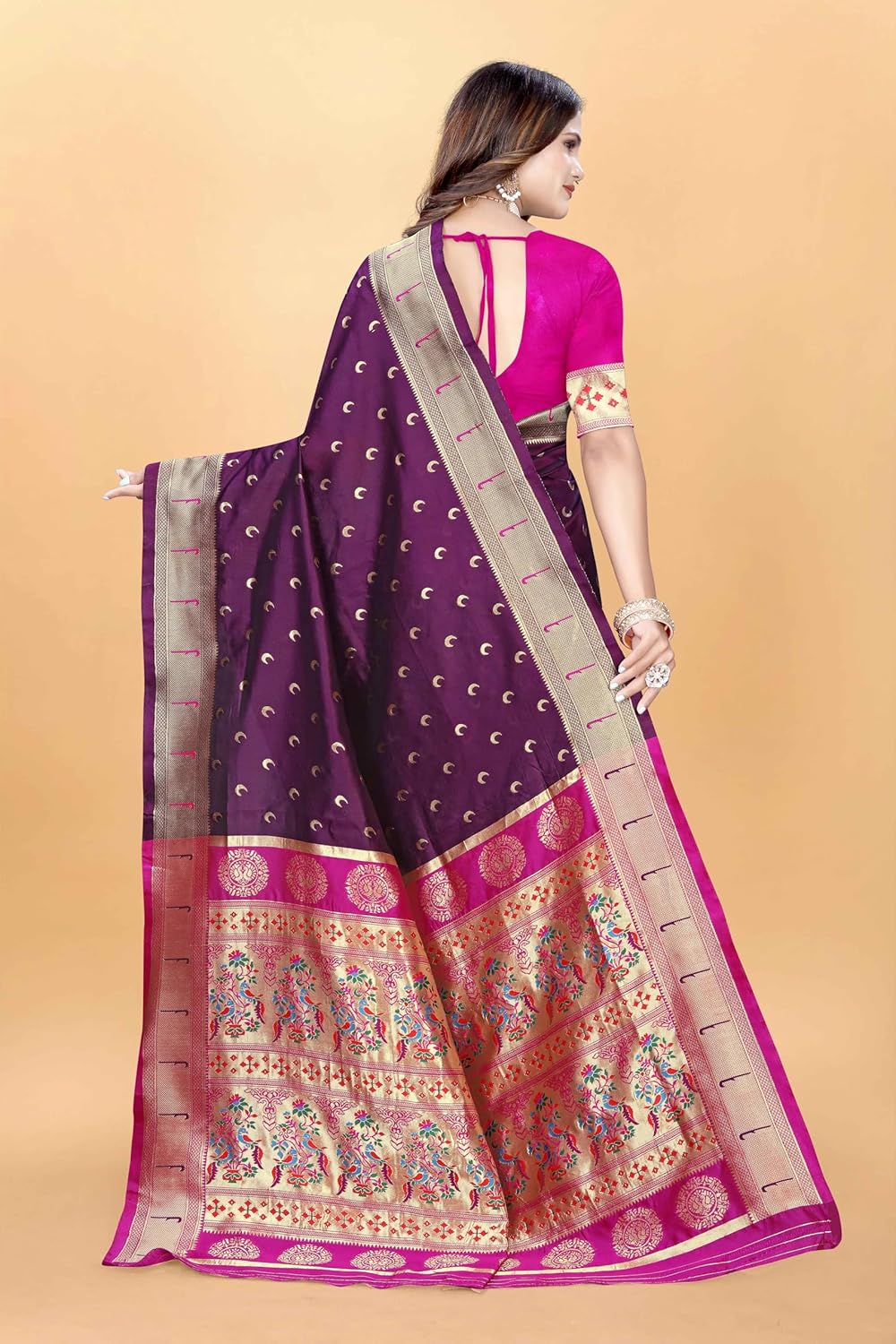 VasthrlayEthnic Classic Saree with refined wedding design