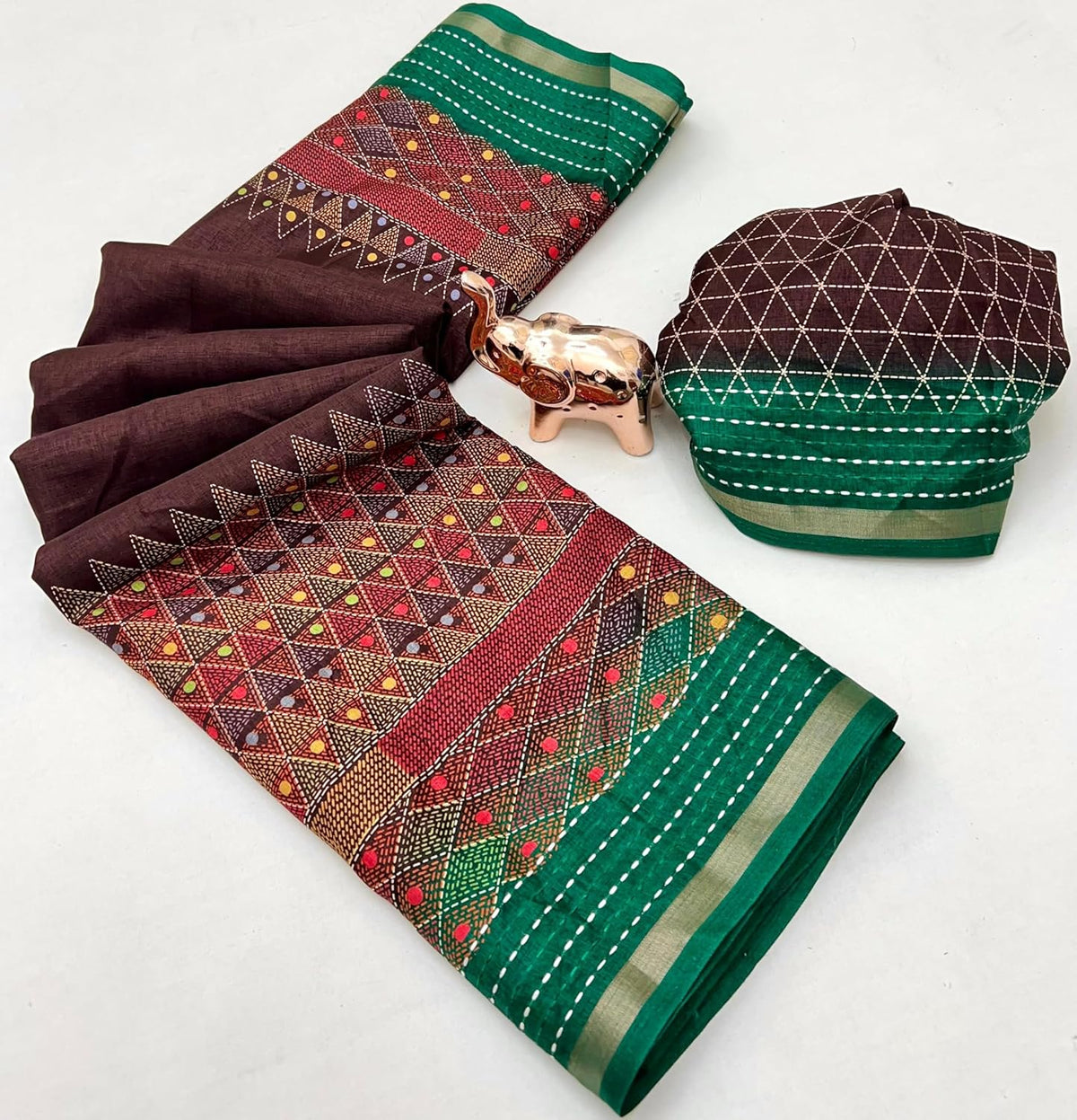 Vasthrlay Ethnic Classic Saree with decorative Weaving design
