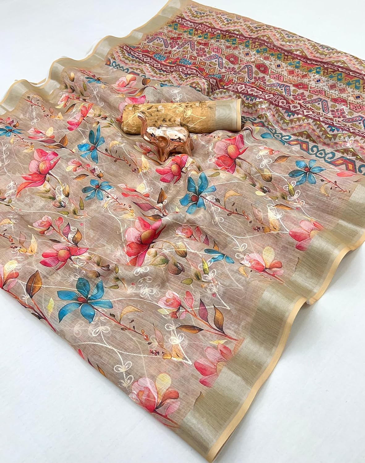 Vasthrlay Classic Printed Saree with elegant Tussar styling