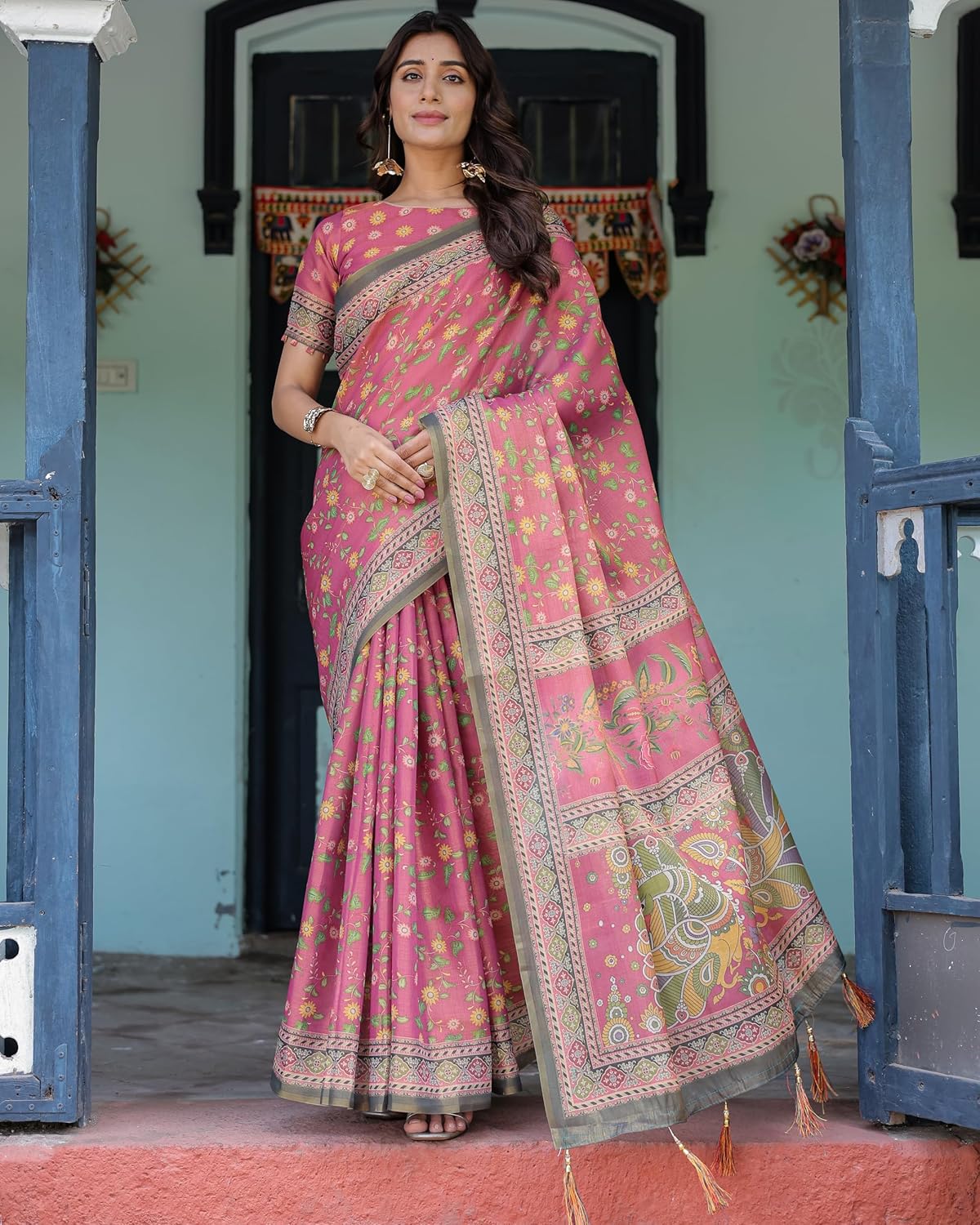 Vasthrlay Classic Saree with elegant handloom and traditional styling