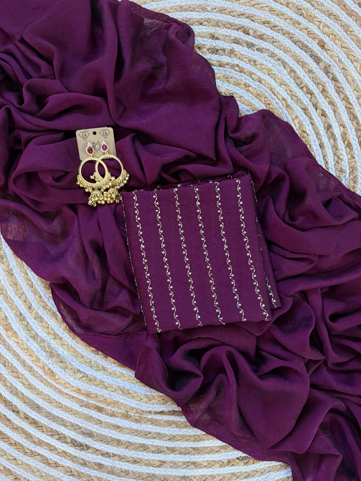 Vasthrlay Traditional Saree in Classic with refined ethnic ethnic appeal