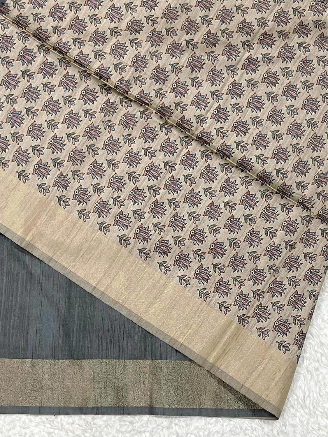 Vasthrlay Classic Traditional Saree for wedding and party wear styling