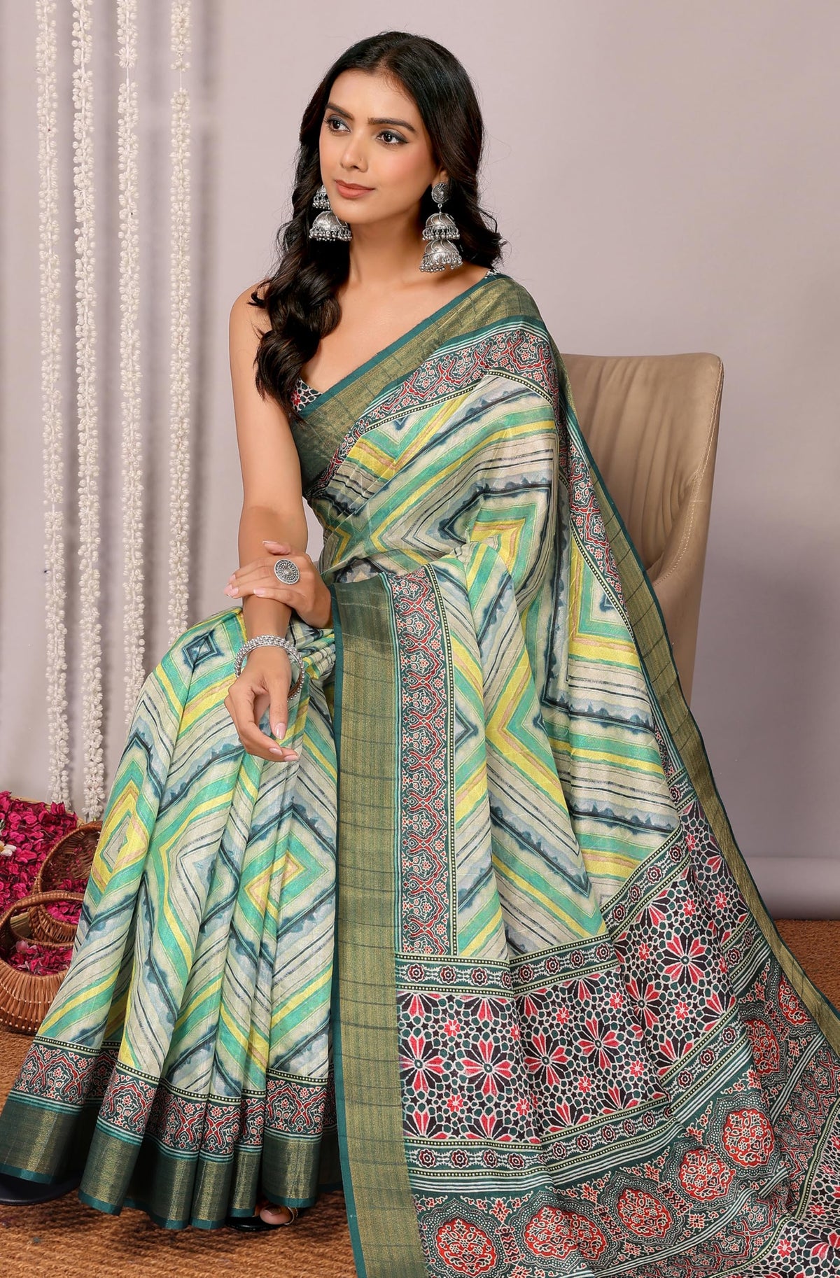 Vasthrlay Printed Saree in Classic with refined ethnic ethnic appeal