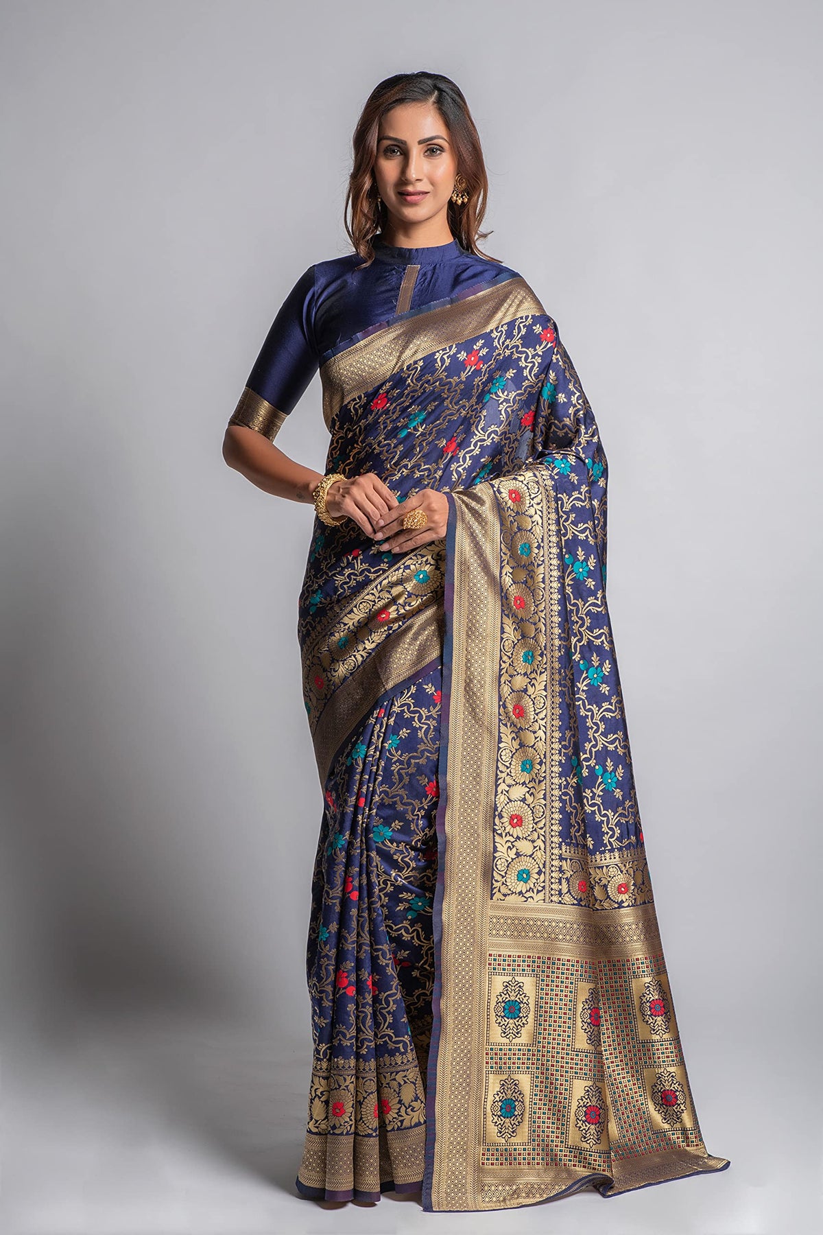 Vasthrlay Magenta Designer Saree with elegant banarasi styling