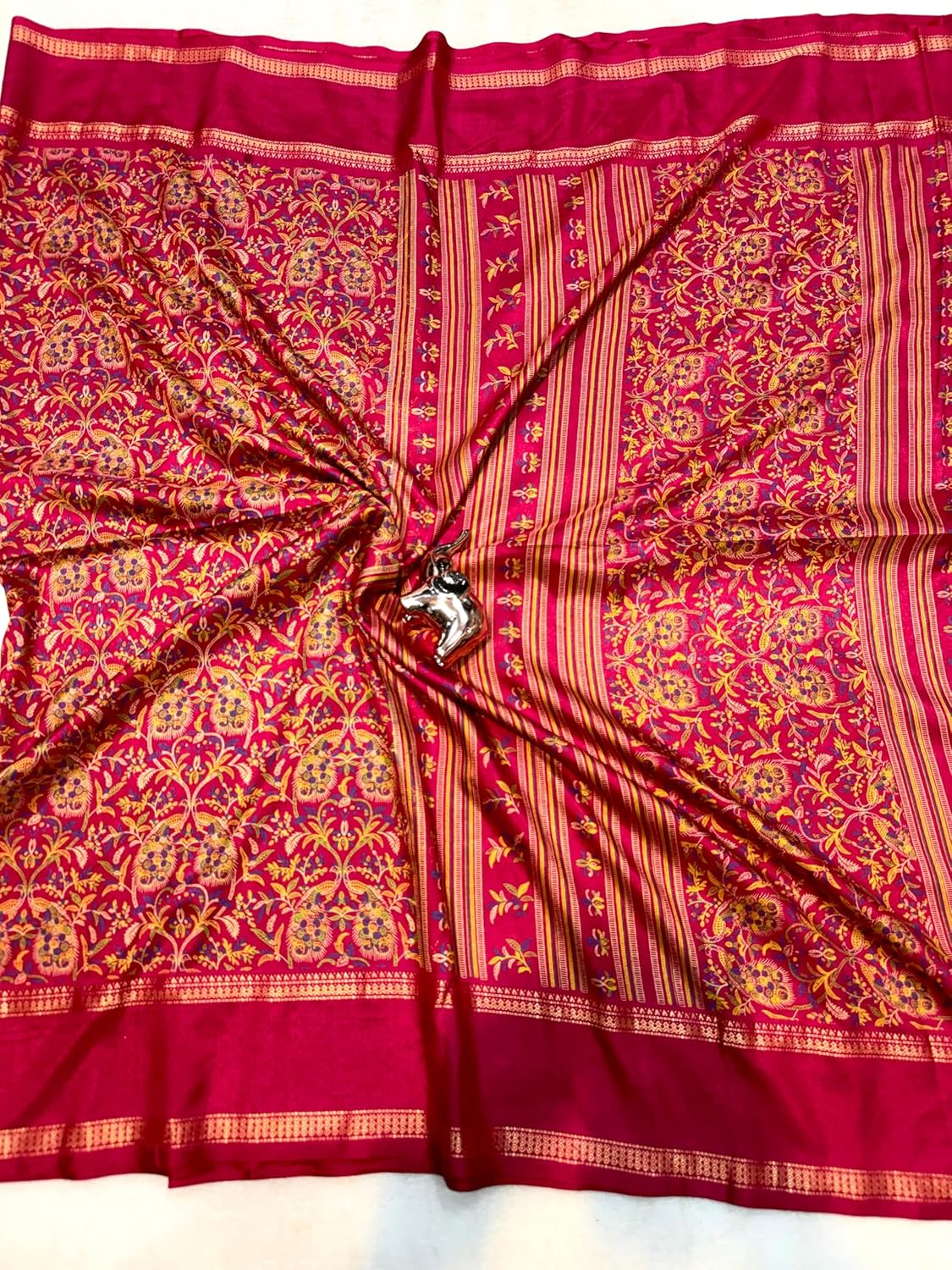 Vasthrlay Ethnic Classic Saree with decorative Designer design