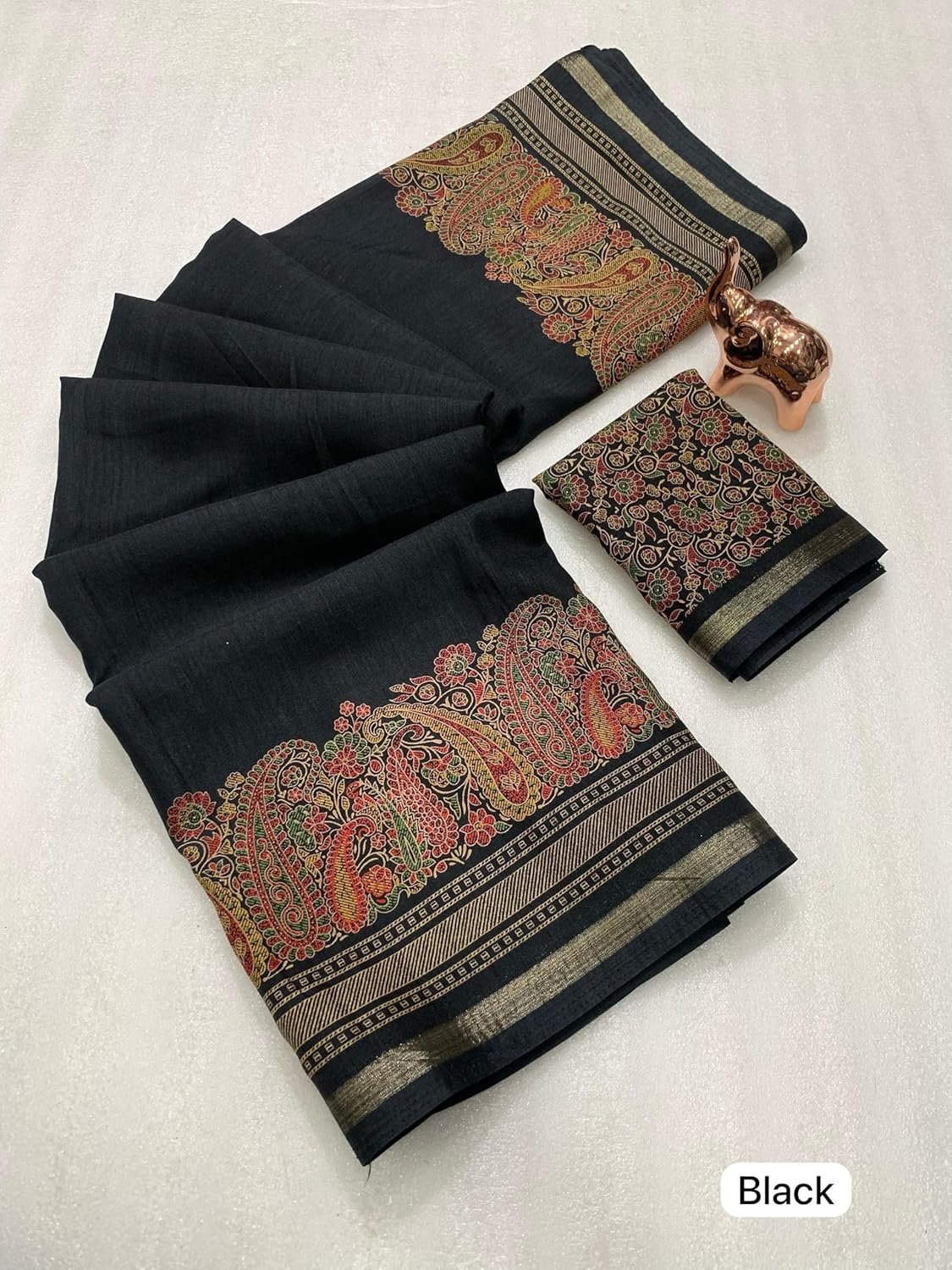 Vasthrlay Ethnic Classic Saree with decorative Printed design