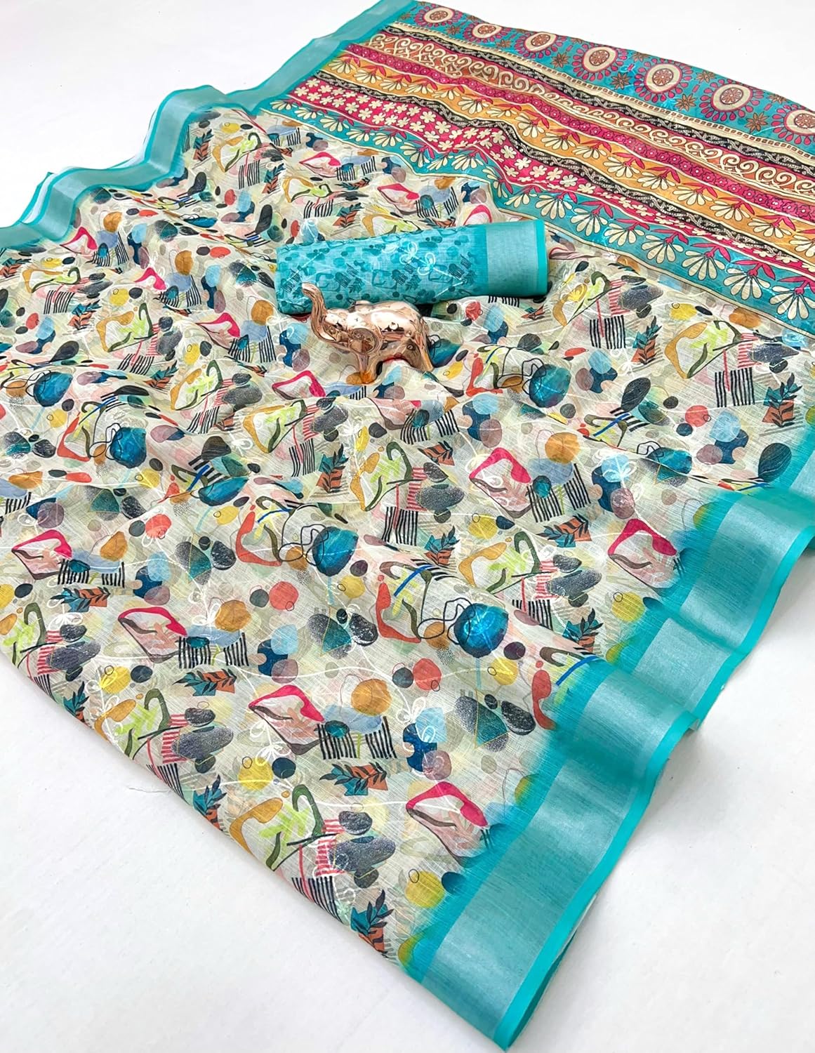 Vasthrlay Classic Printed Saree with elegant Tussar styling