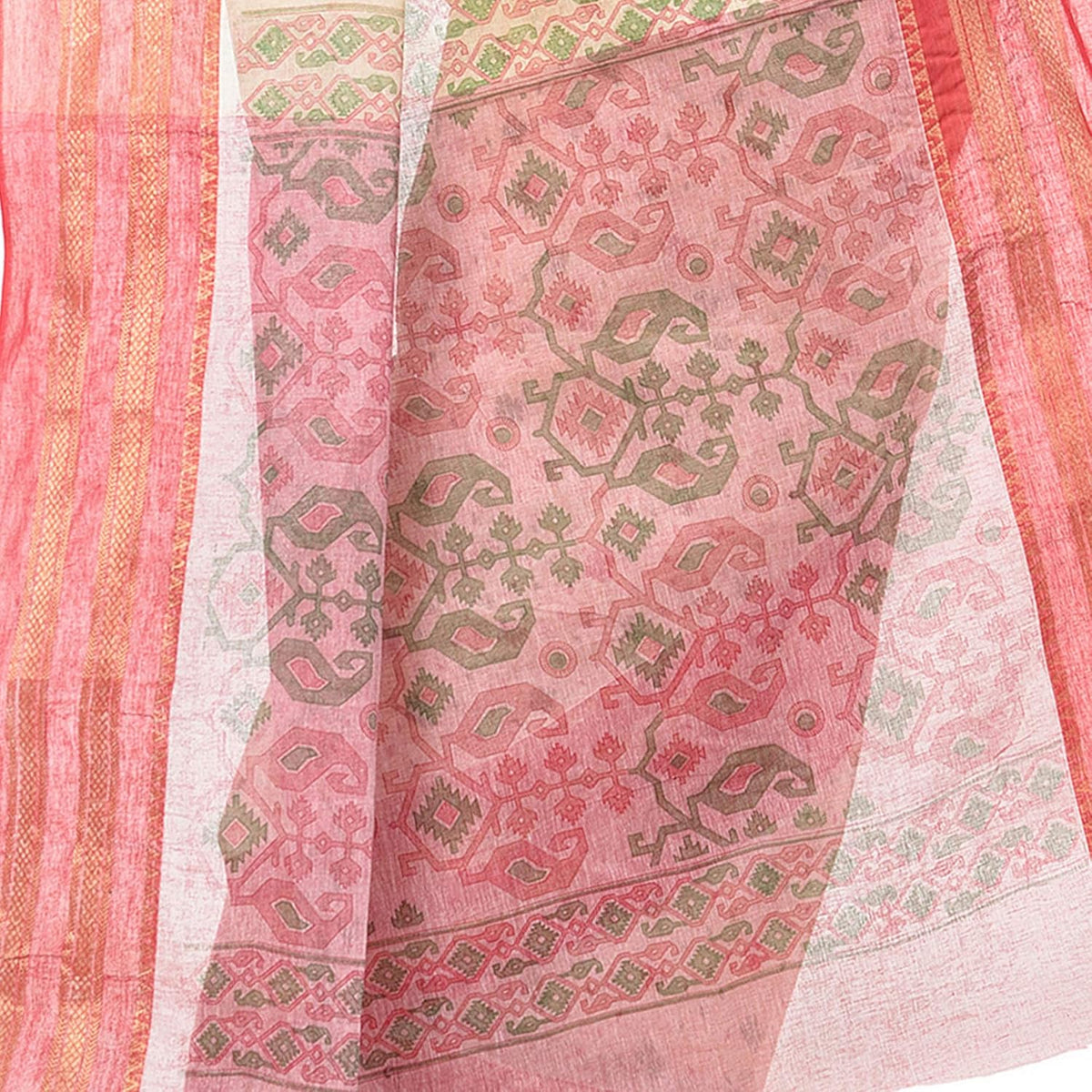 Vasthrlay Traditional Saree in Classic with refined ethnic appeal