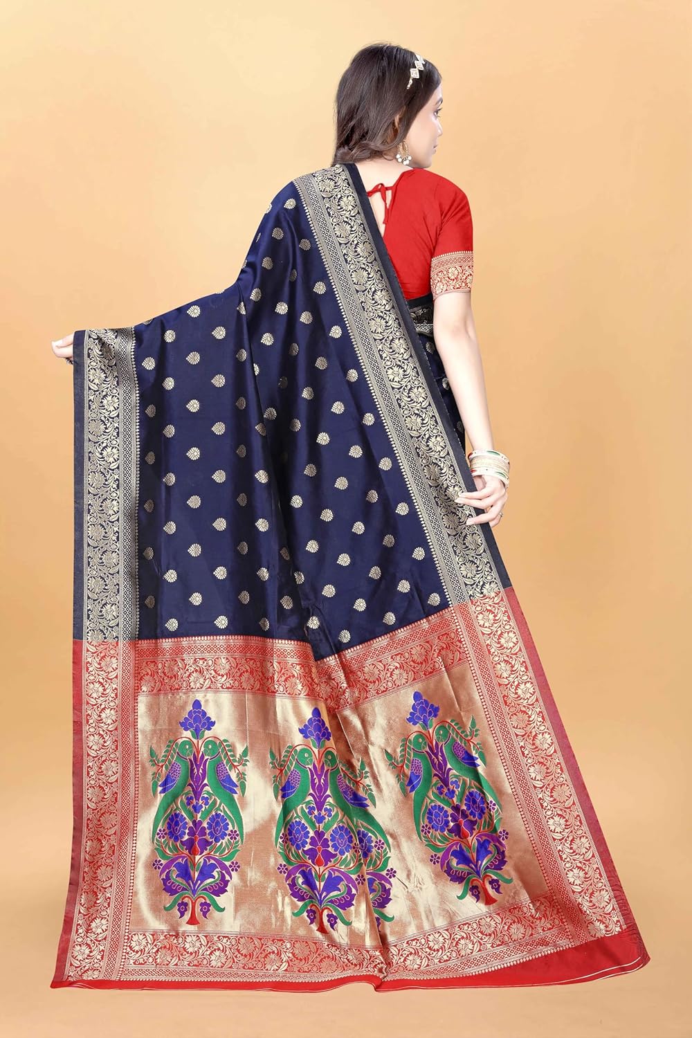 VasthrlayWedding Saree in Classic with elegant ethnic ethnic appeal