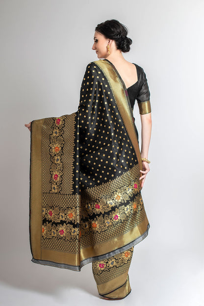 Vasthrlay Classic Traditional Saree for wedding and party wear styling