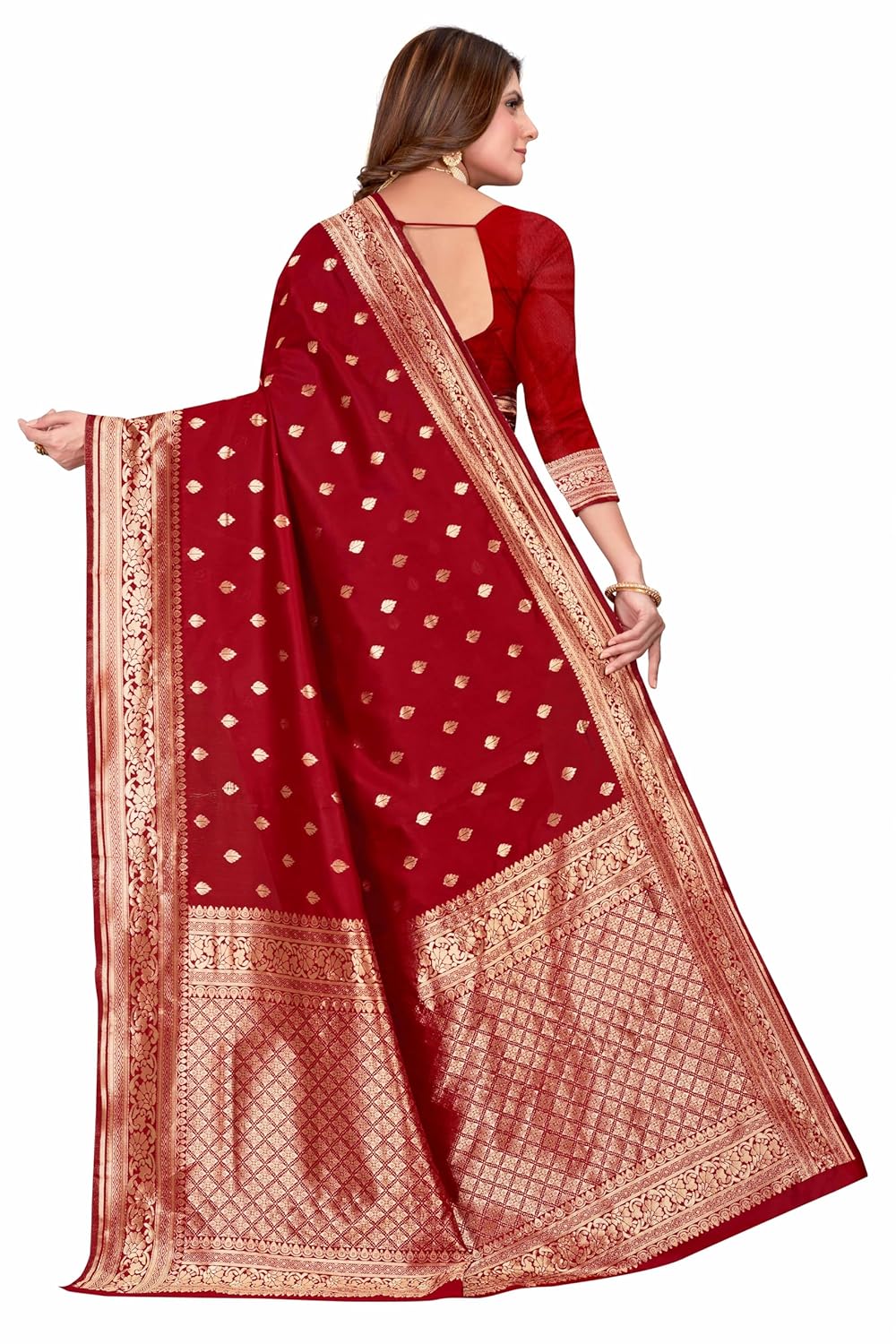 Vasthrlay Ethnic Saree with traditional design