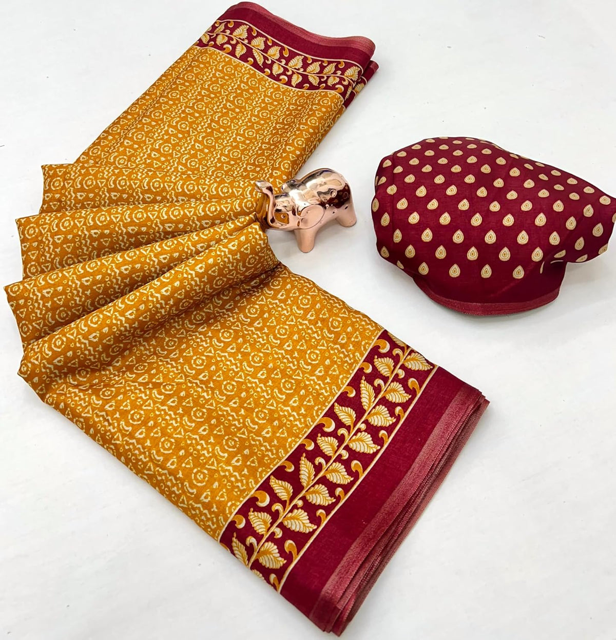Vasthrlay Ethnic Navy Blue Saree with decorative Kalamkari design